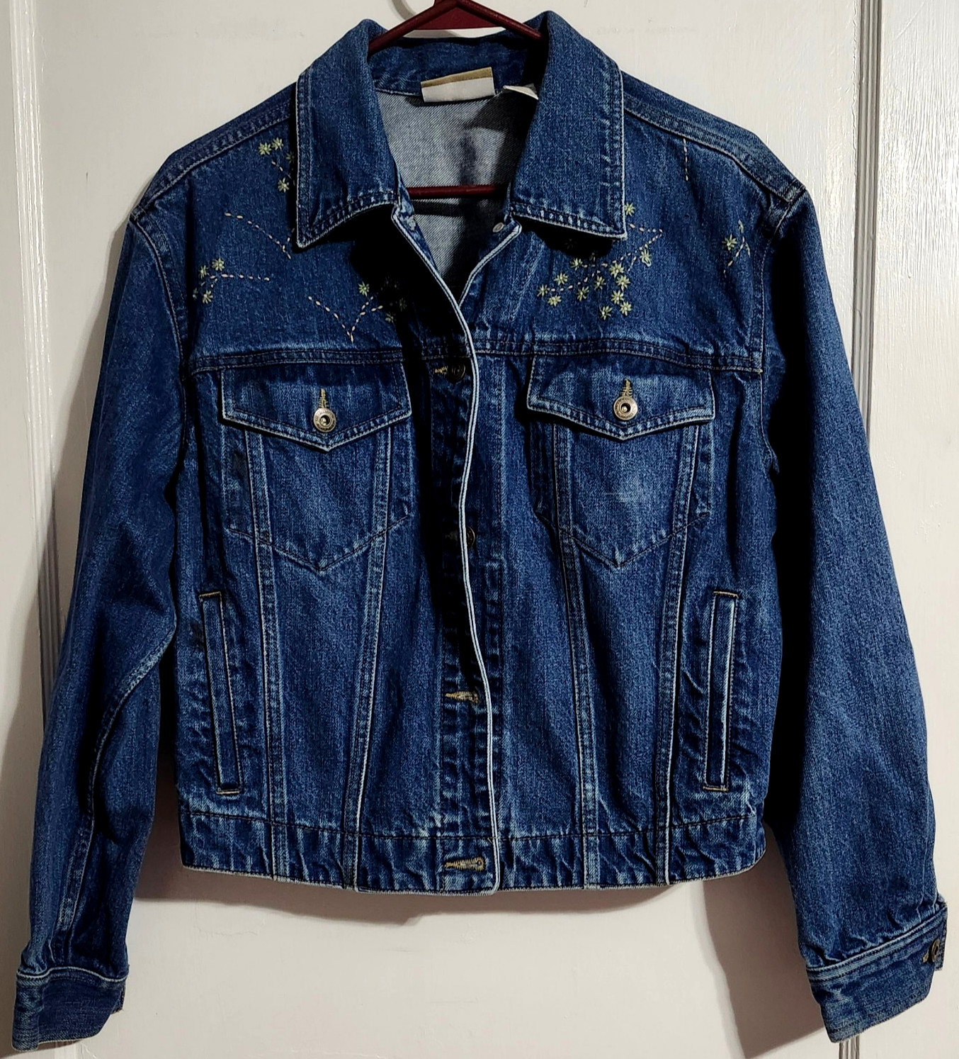 WOMEN’S DENIM WESTERN STYLE JACKET ~ BY LIZ CLAIBORNE MEDIUM ~ EMBROIDERY READ!