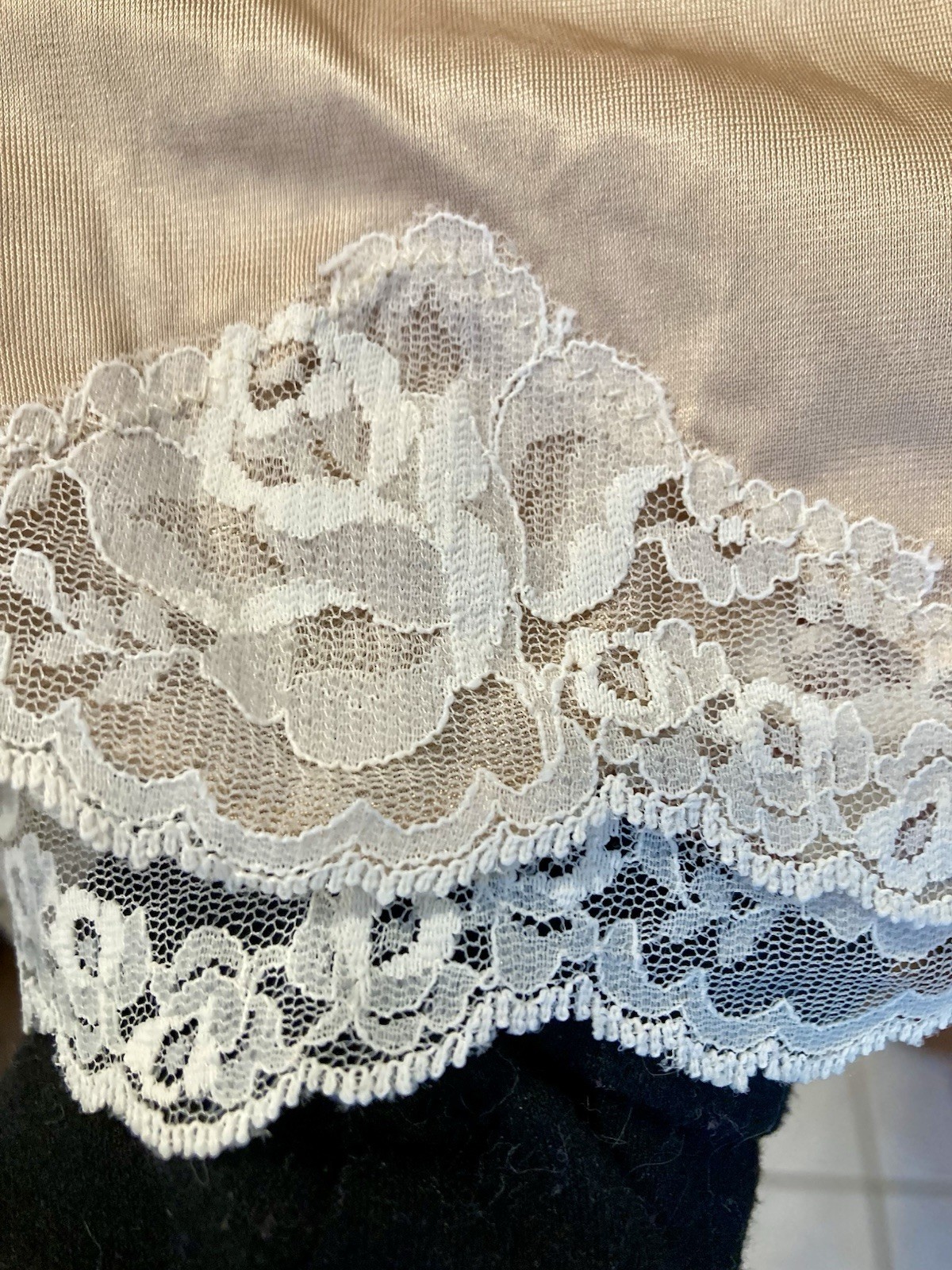 Vintage 1/2 Slip Lady Annabelle Glossy Champagne/Ivory Lace Waist 28/38” Lng 29”