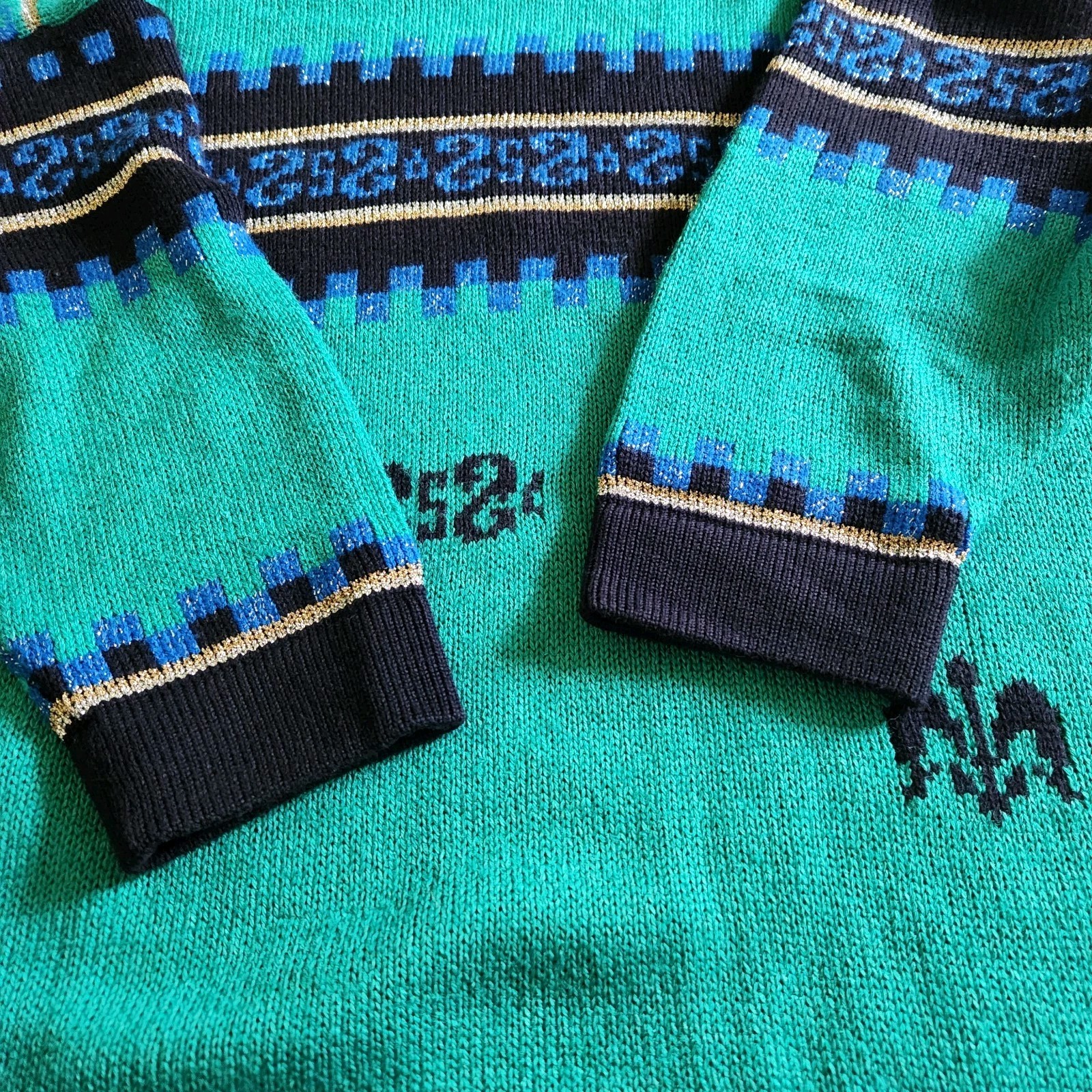 Vintage Oversized Boxy Avant-Garde Knit Sweater 80s-90s Handmade Europe L-XL