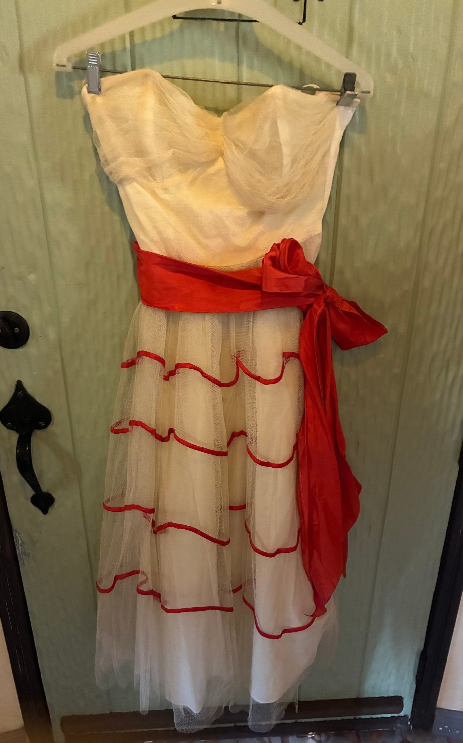 Vintage 1950’s Party Dress White Red Net Satin Strapless Bow Bust 32″ Waist 26″