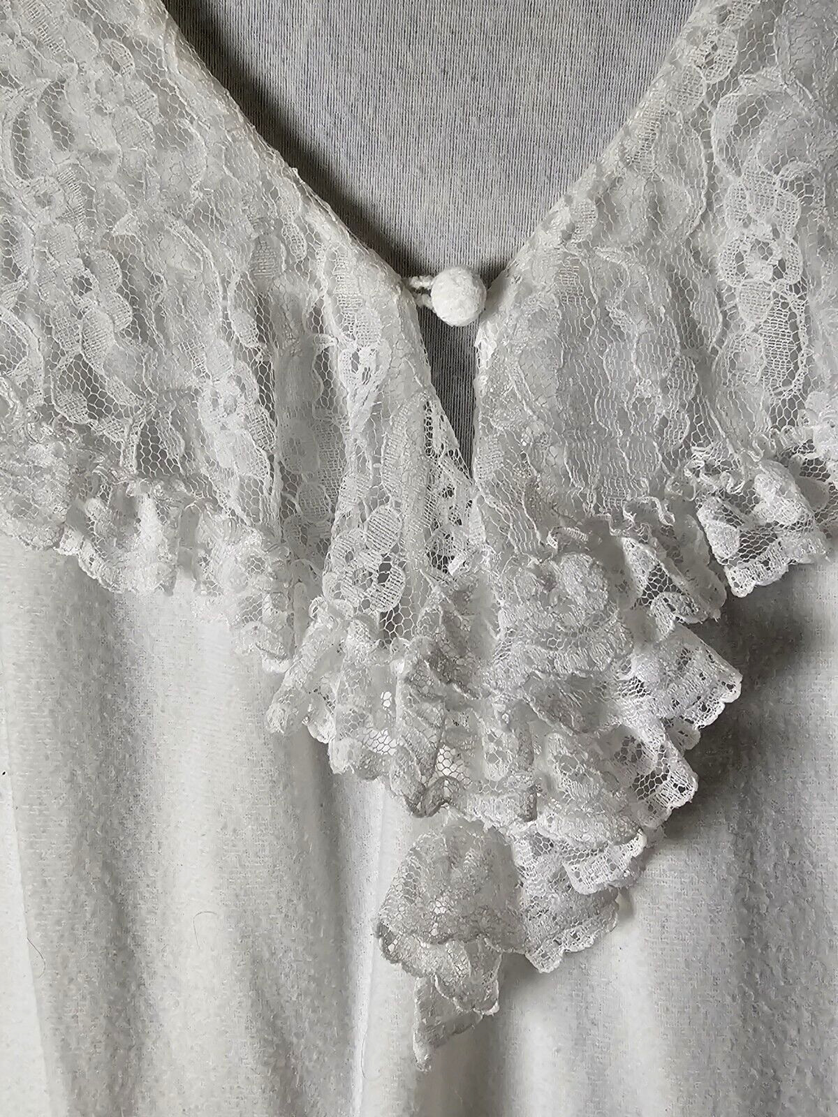 Vintage Gilligan O’Malley White Long Nightgown Soft Brushed Lace V-Neck L 16-18