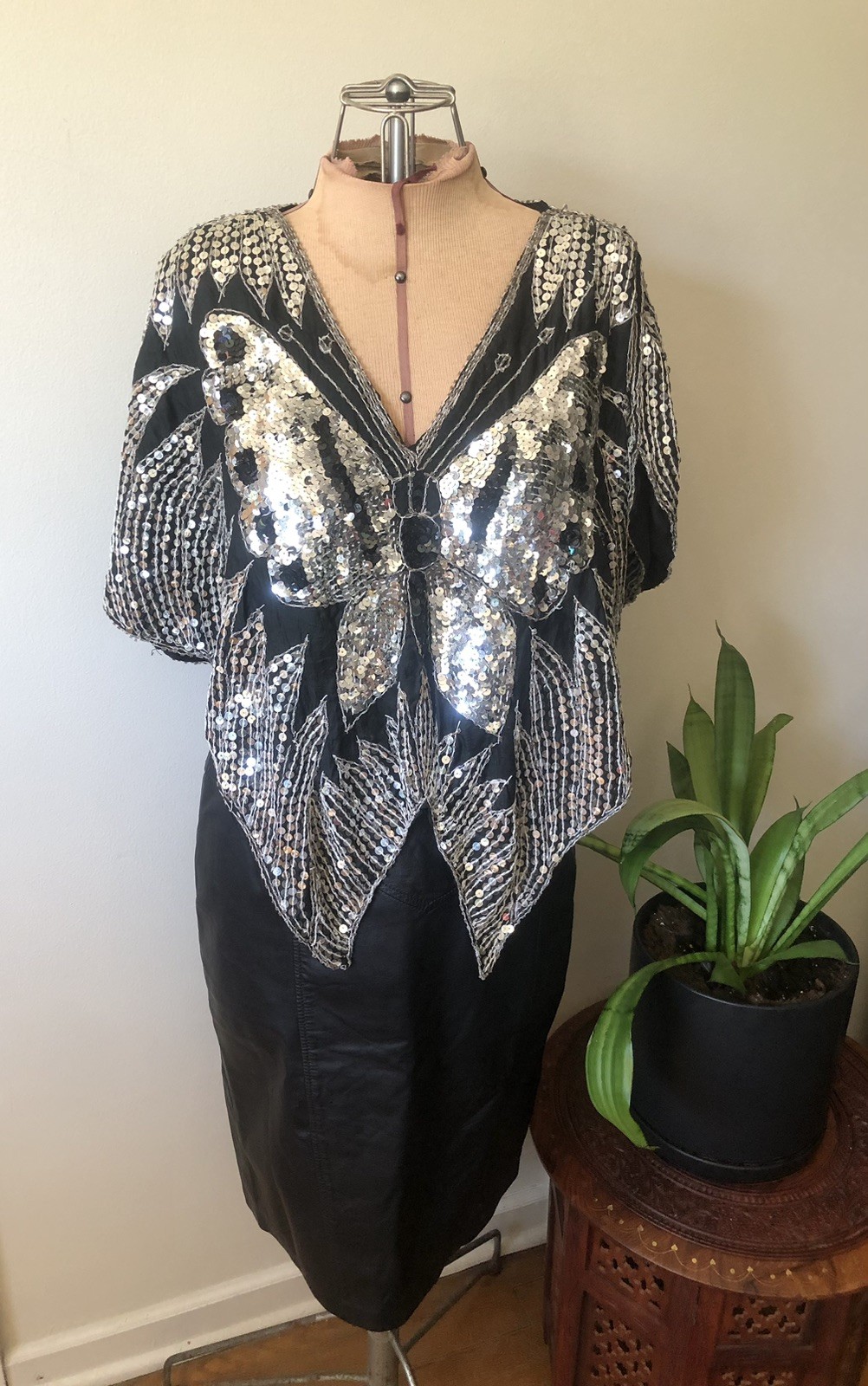 Vintage 1970’s-1980’s Silver And Black Sequin Butterfly Pullover Poncho Capelet