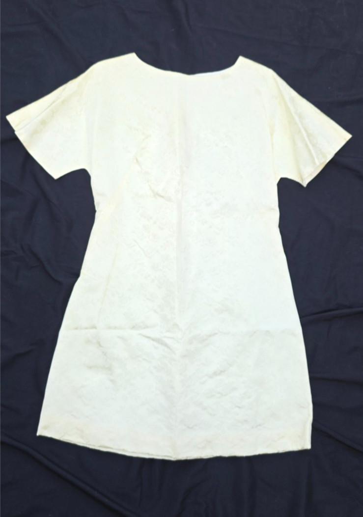 Vintage 1970s cream color shift dress with rose pattern size S/M
