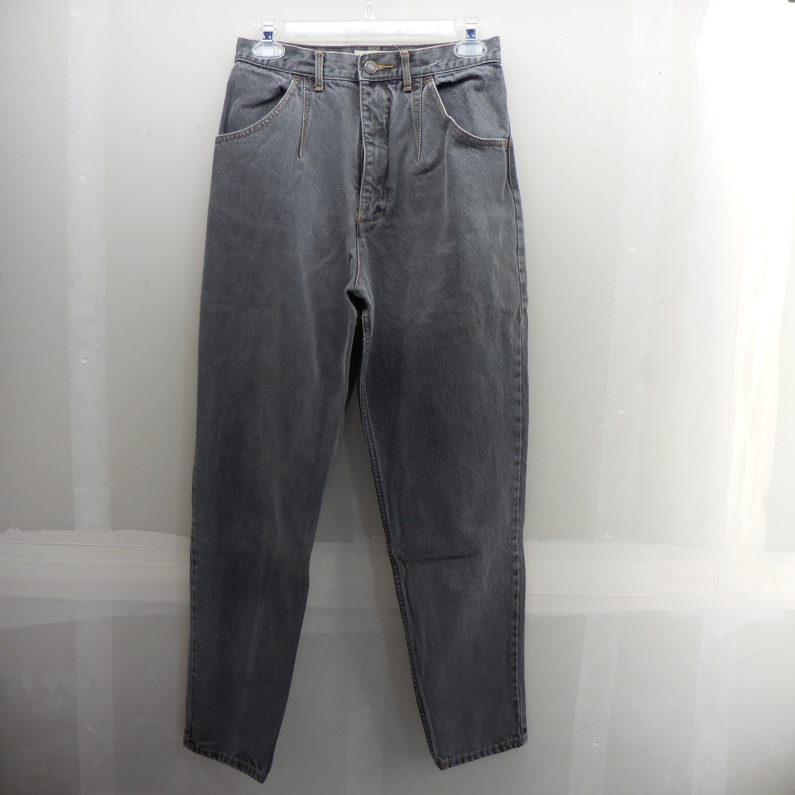 Vintage High Waisted Gray Tapered Leg Pleated Denim Mom Jeans 27×28 Zip Pocket