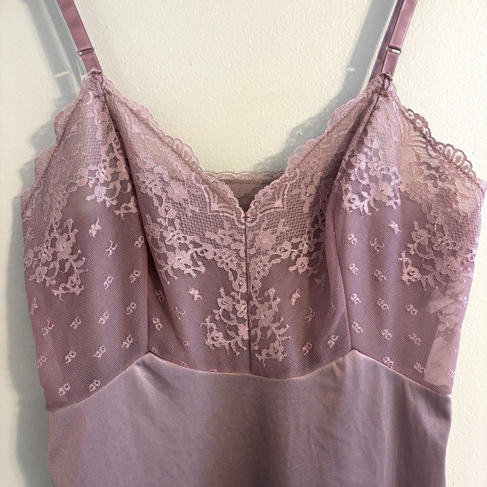 VTG Vanity Fair Mocha Brown Nylon Lace Trim Nightgown Camisole Slip Dress 32L