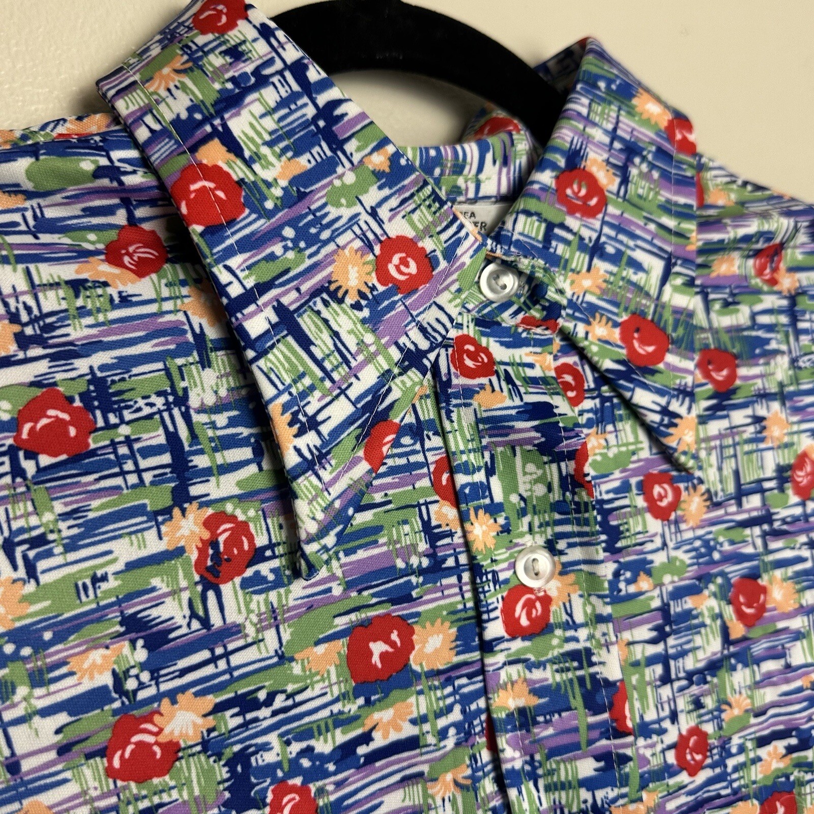 Vintage 1970s Blue Red Green Purple Floral Abstract Patterned Shirt Sleeve Top