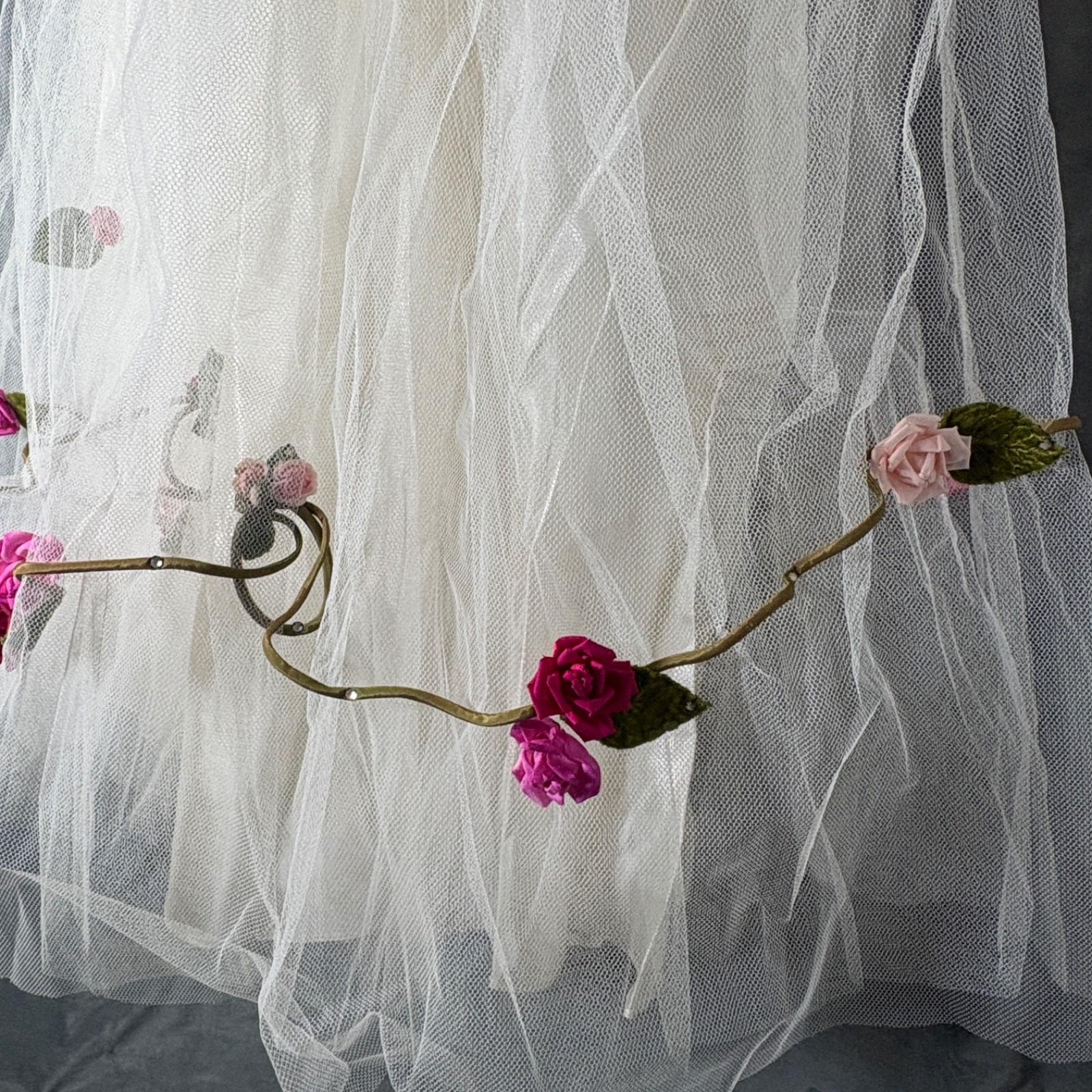 Vtg 1950s White Strapless Tulle Cupcake Wedding Party Dress Boning Roses XS S