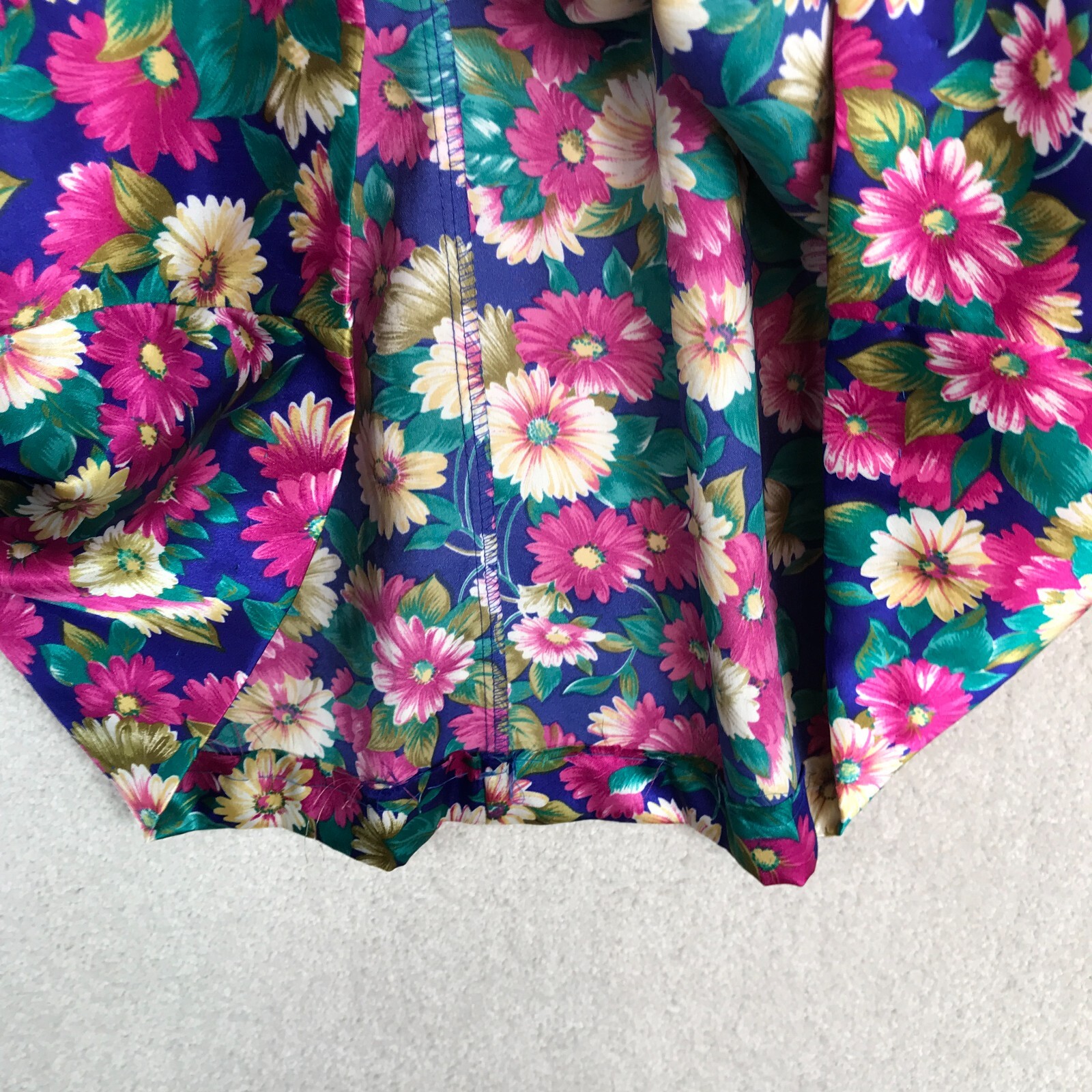 Vintage Skirt Measures Womens Medium (No Tag) Floral Satin Pockets 90s Cottage