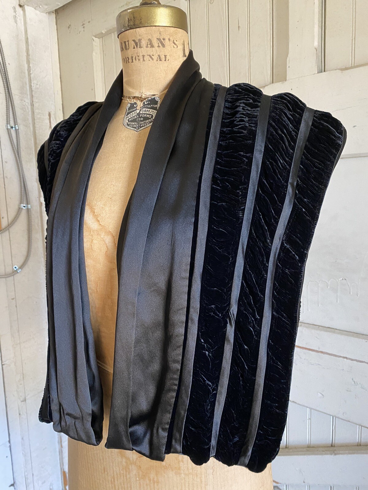 Vintage 1930s Black Silk Velvet Coffin Pleat Capelet Gothic Evening Cape