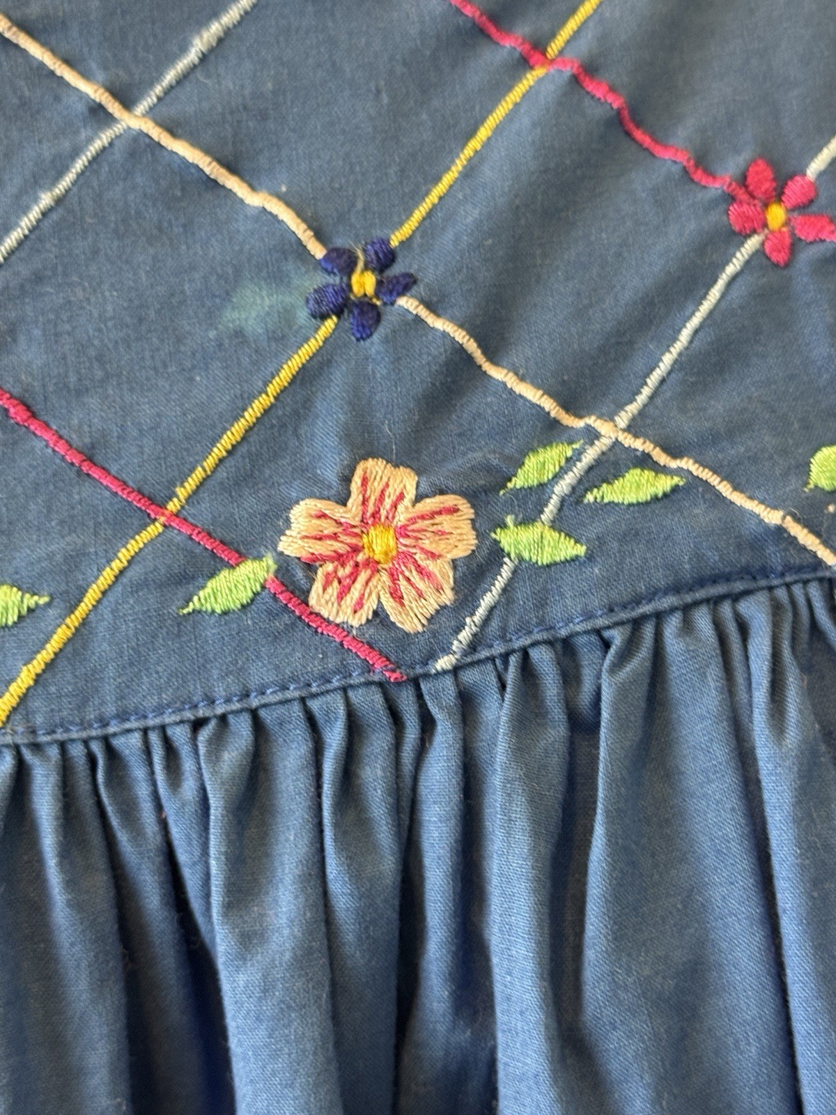 Whispers Vintage 100% Cotton With Side Pockets Blue Embroidery Dress Medium