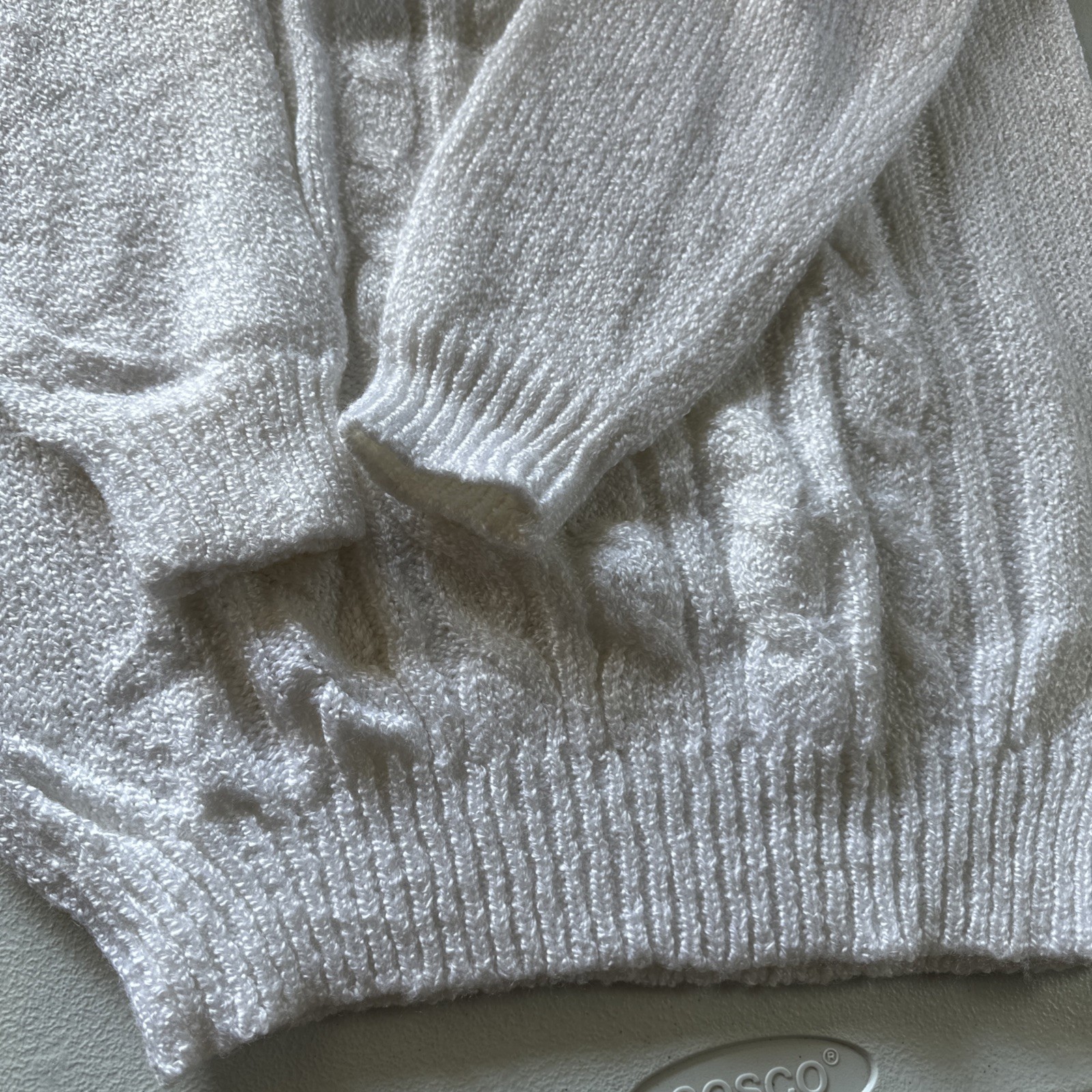 Vgt Workable Separates Women’s size S Small winter white sweater snow bunny