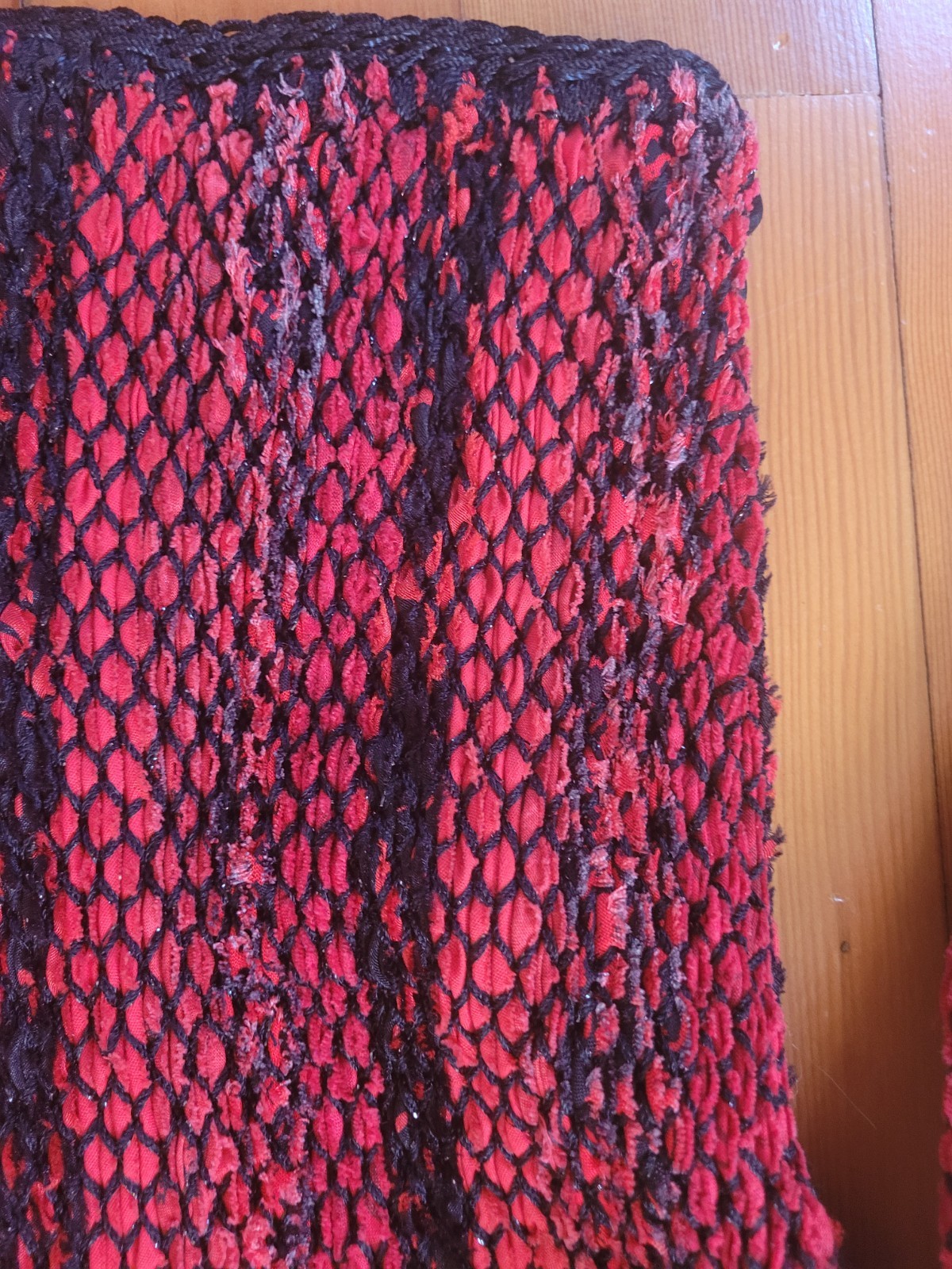 VINTAGE ESTELLE GRACER | 1983 Handwoven Artisan Red And Black Sweater
