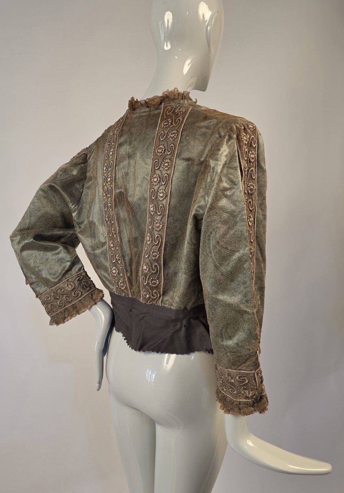 EDWARDIAN PAISLEY PRINT TULLE + SATIN BLOUSE W CUT STEEL BUCKLE DETAIL