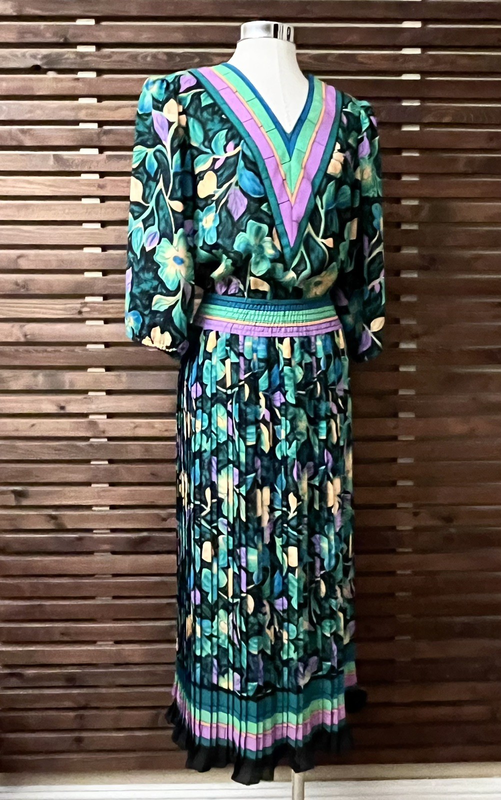 1980s Vintage Black Purple Orange Green Floral 3/4 Sleeve V-Neck Pleated Dress