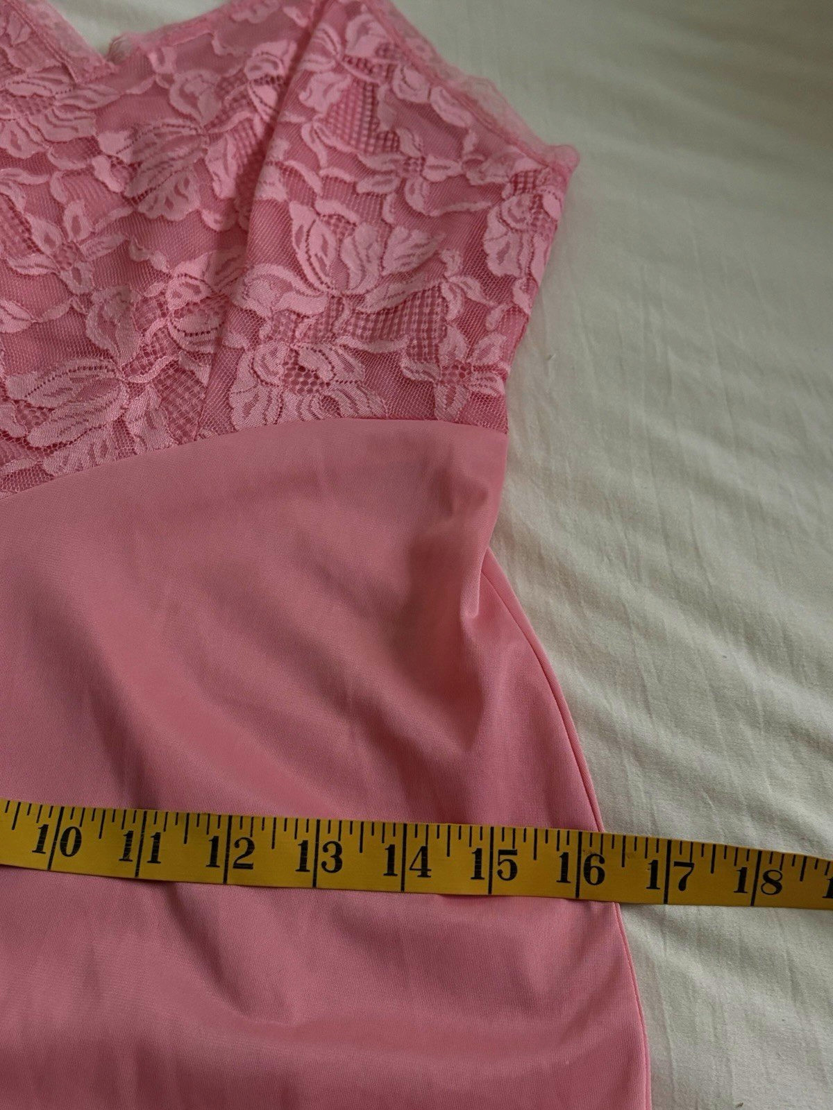 Vtg Vanity Fair Apricot Pink Lace Slip Dress Lingerie S 34 Nylon Tricot Coquette