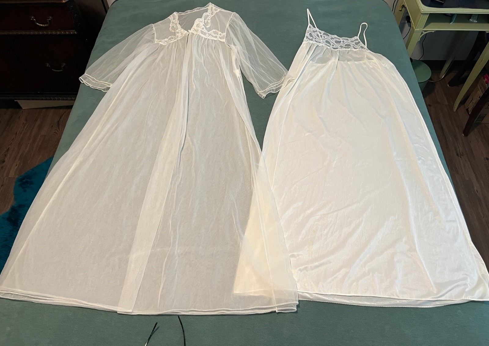 Vtg Suzy Star Boutique WHITE With Sequin Nylon PEIGNOIR Robe/Nightgown Set Large