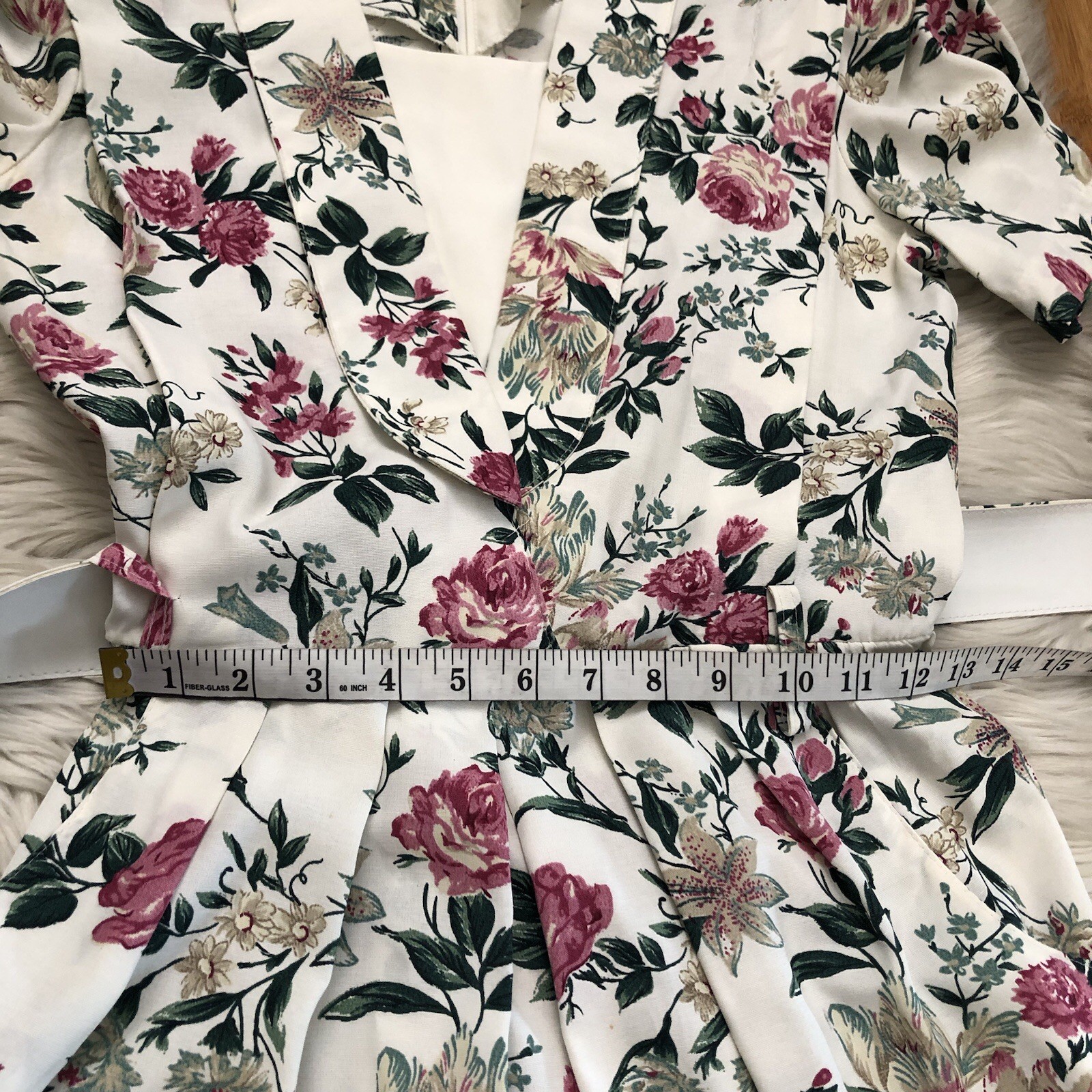 Vintage 70s 80s S.L. Petites Floral Chelsea Belted Short Sleeves White Dress 8