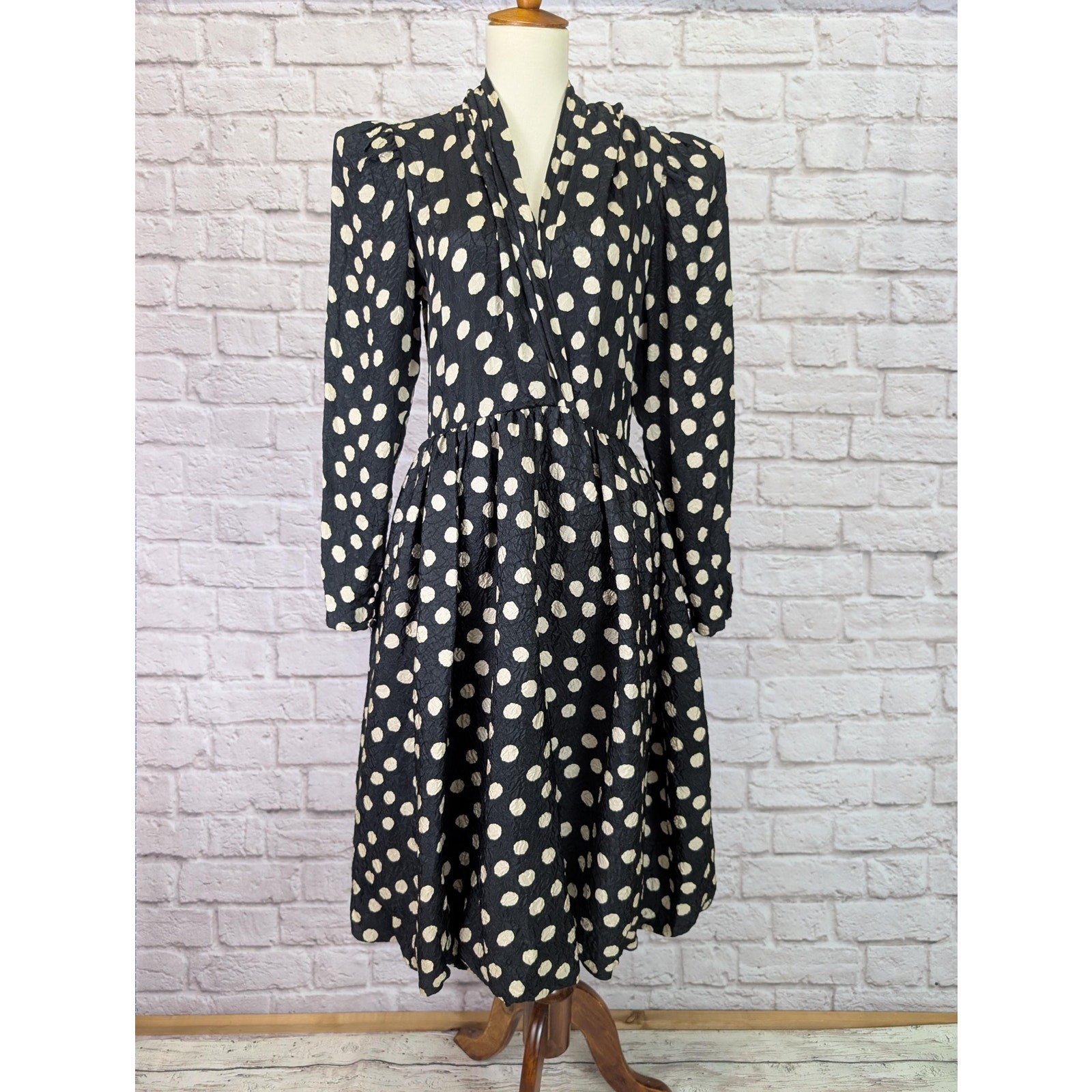 Silk Dress Black Ecru Polka Dot Bubble Hem 80’s Long Sleeve Shoulder Pads Medium