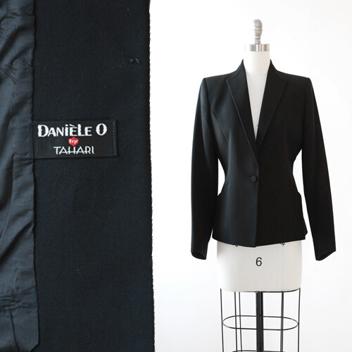 Vintage 90s Daniele 0 Tahari black wool tuxedo blazer M