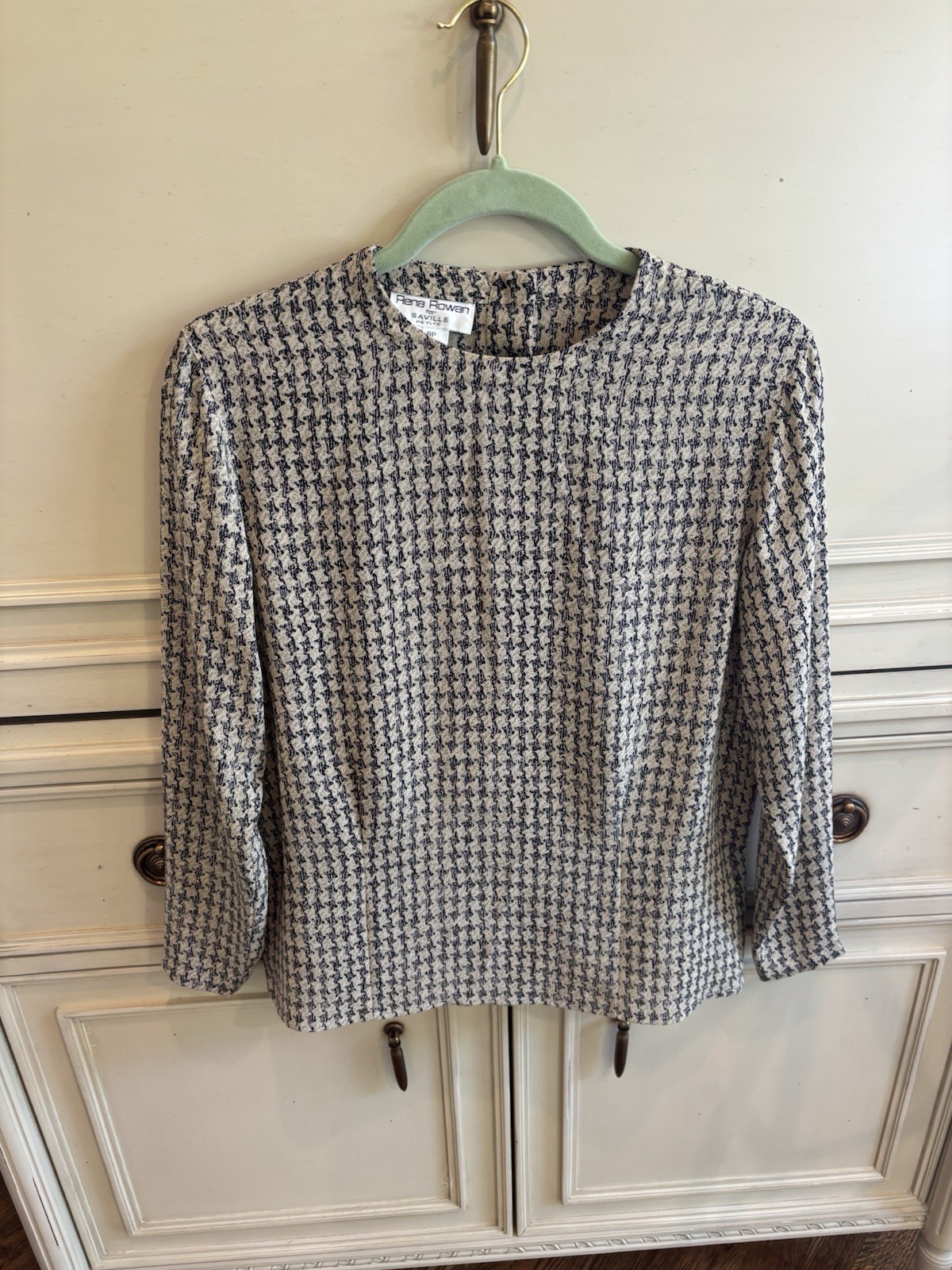 Vintage Rena Rowan For Seville Beige Navy Geometric Blouse 8 Petite Old Money