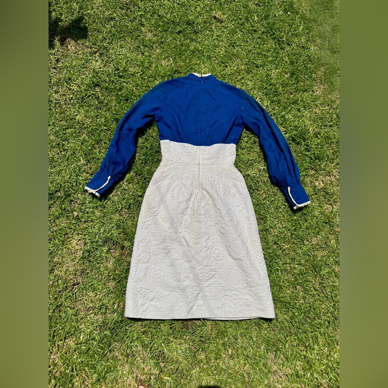 70s Vintage Long Sleeve Navy and Cream Dress