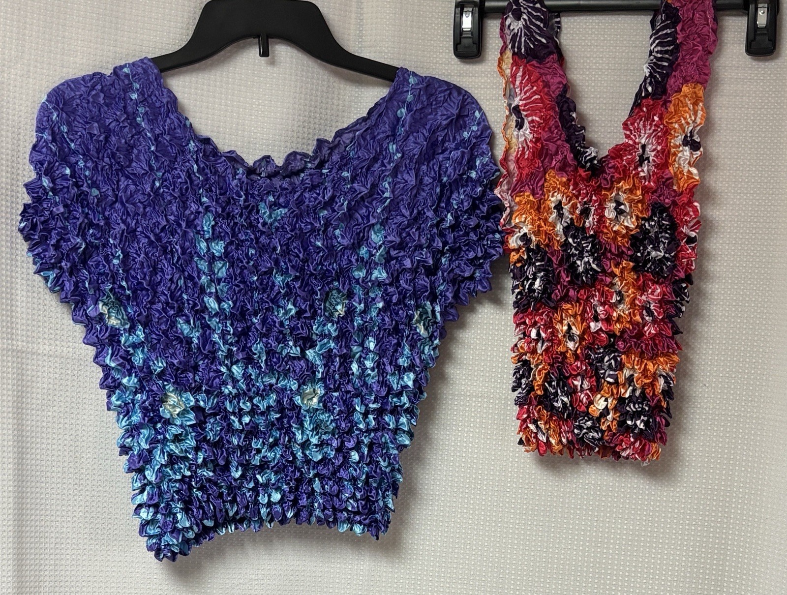 Lot 2 Vintage 90s/Y2K Scrunchy Popcorn Bubble Tops/Blouses 1 Short Sleeve 1 Tank