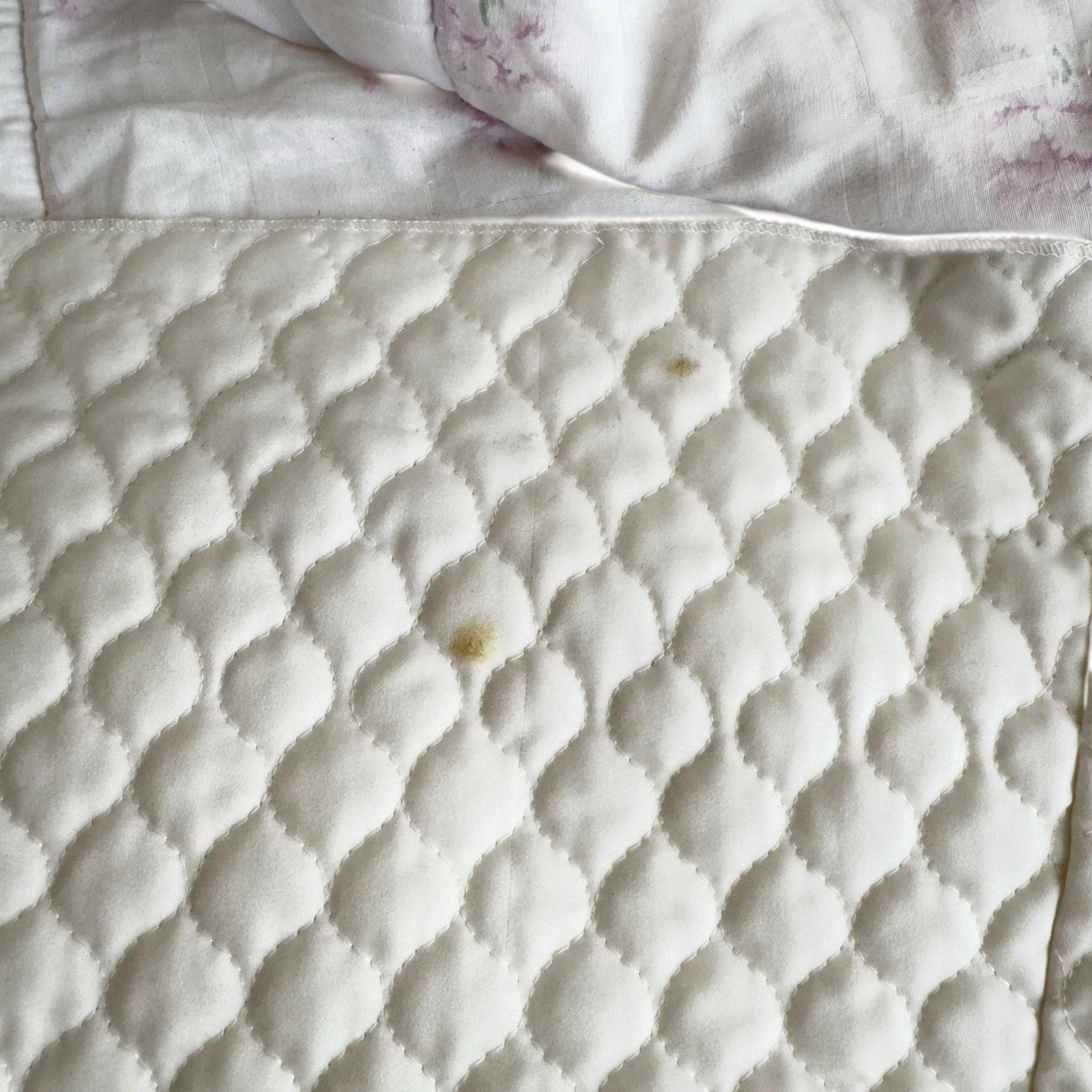 Vintage 1960s White Quilted Long Bridal Robe Pristine Pockets Double Breasted
