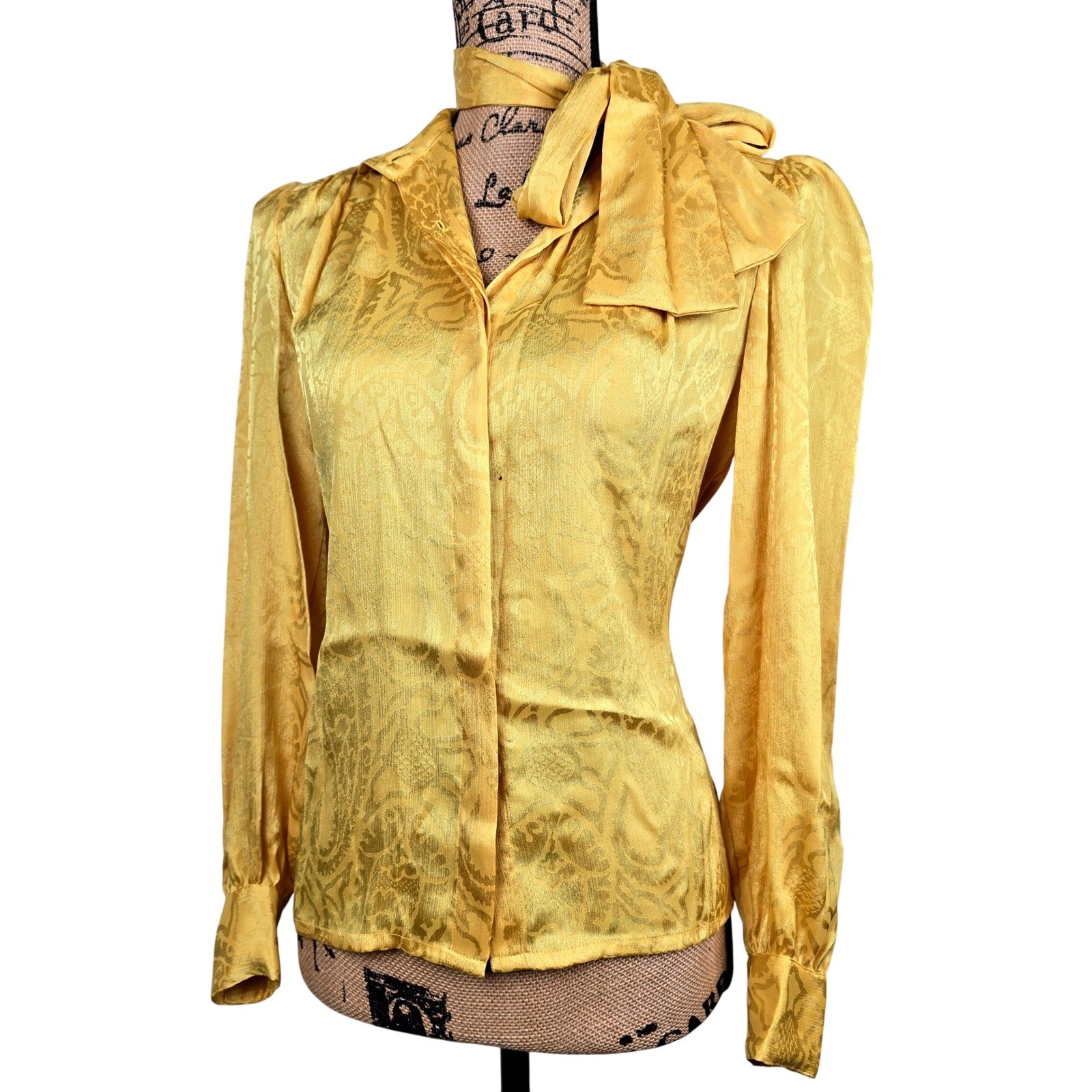 La Chine Classic Galinda Wang Vtg. Mustard Yellow Paisley Jacquard Bow Blouse 4
