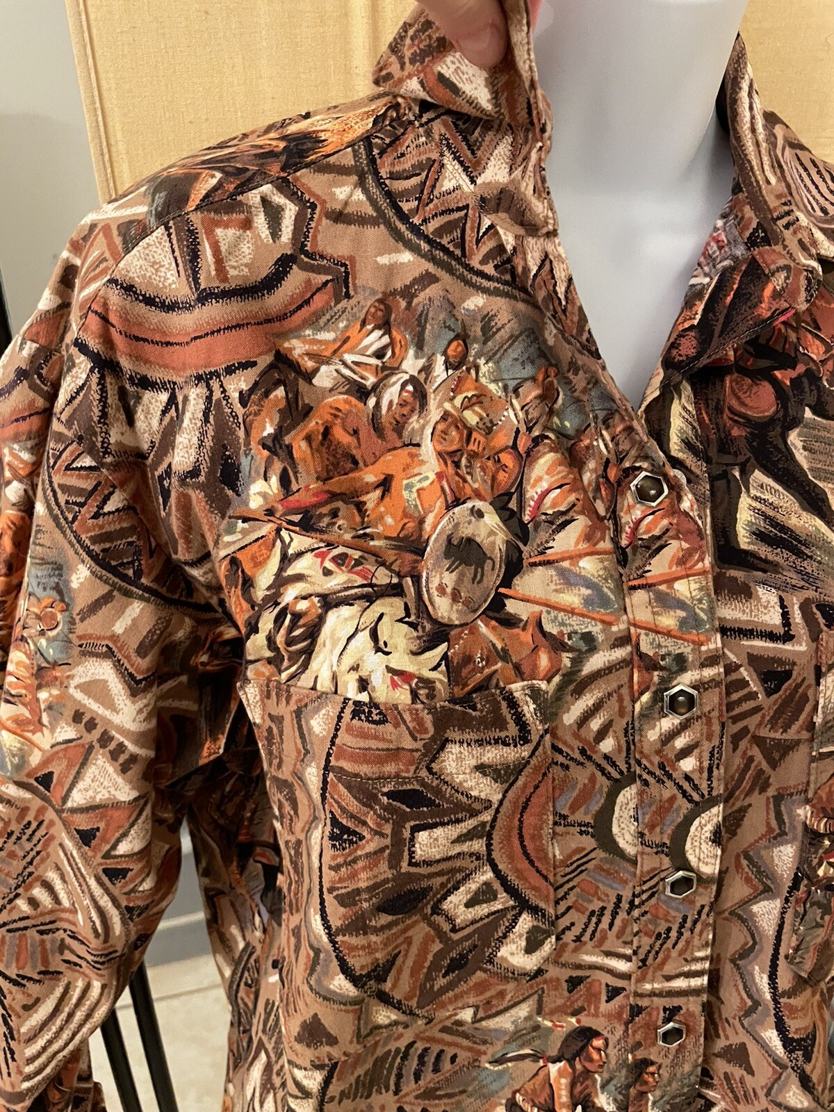Vintage Unbranded (Handmade?) Native American Womens Button Up Collared Shirt