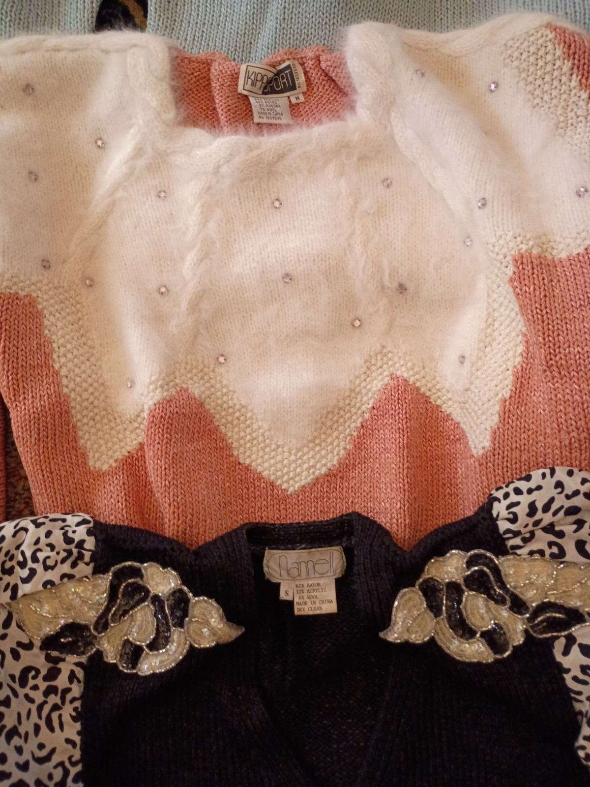 LOT OF 13 VINTAGE WOMEN’S SWEATER LOT (Namell, Elizabeth)