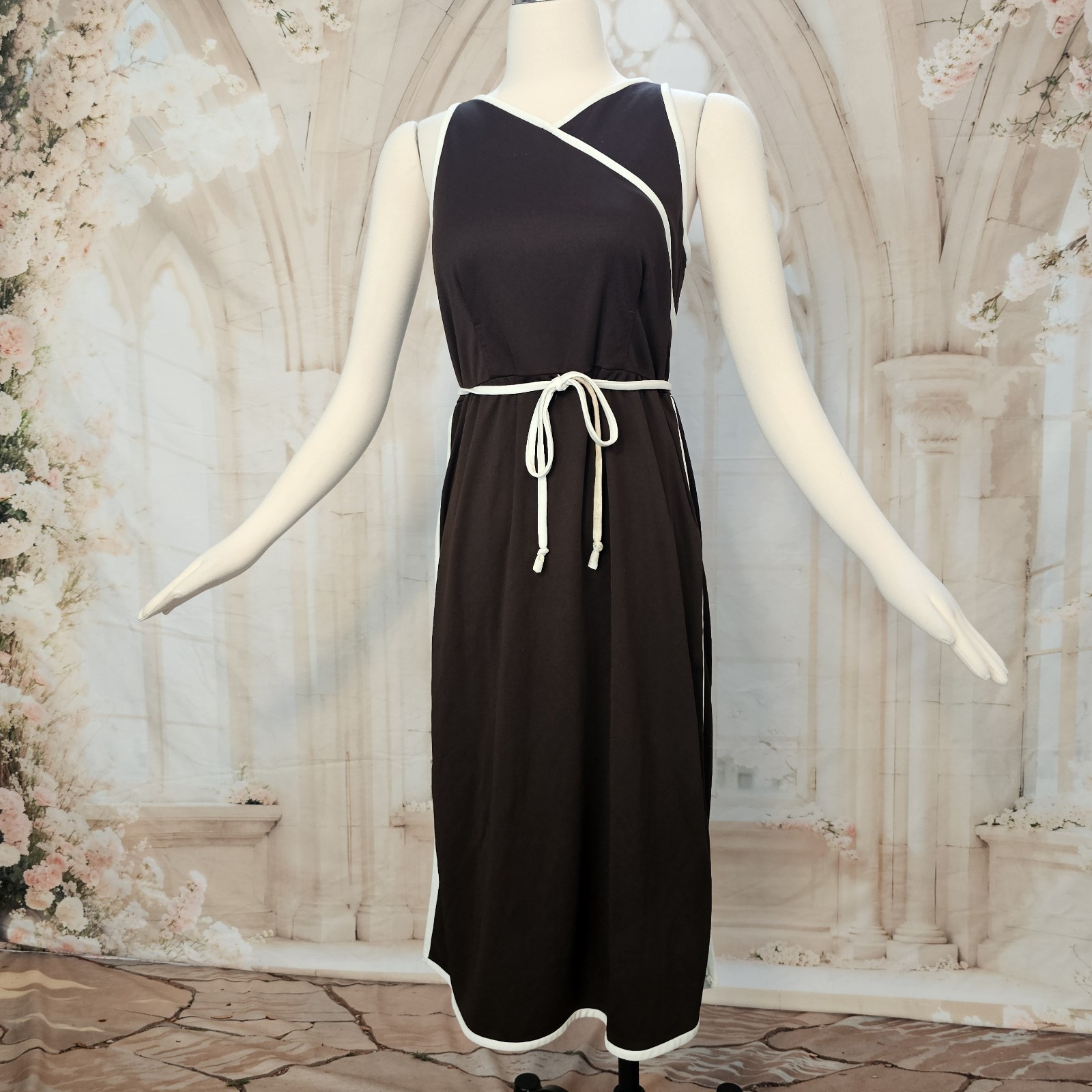 Vintage 1970s Dress Sundress Sleeveless Brown Cream Trim Deep Side Slits Disco