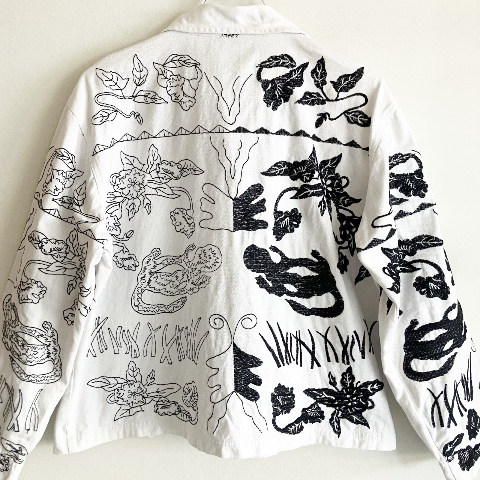 VTG Chicos Design Embroidered Jean Jacket Sz 3 / XL 16 White Denim Black Y2K