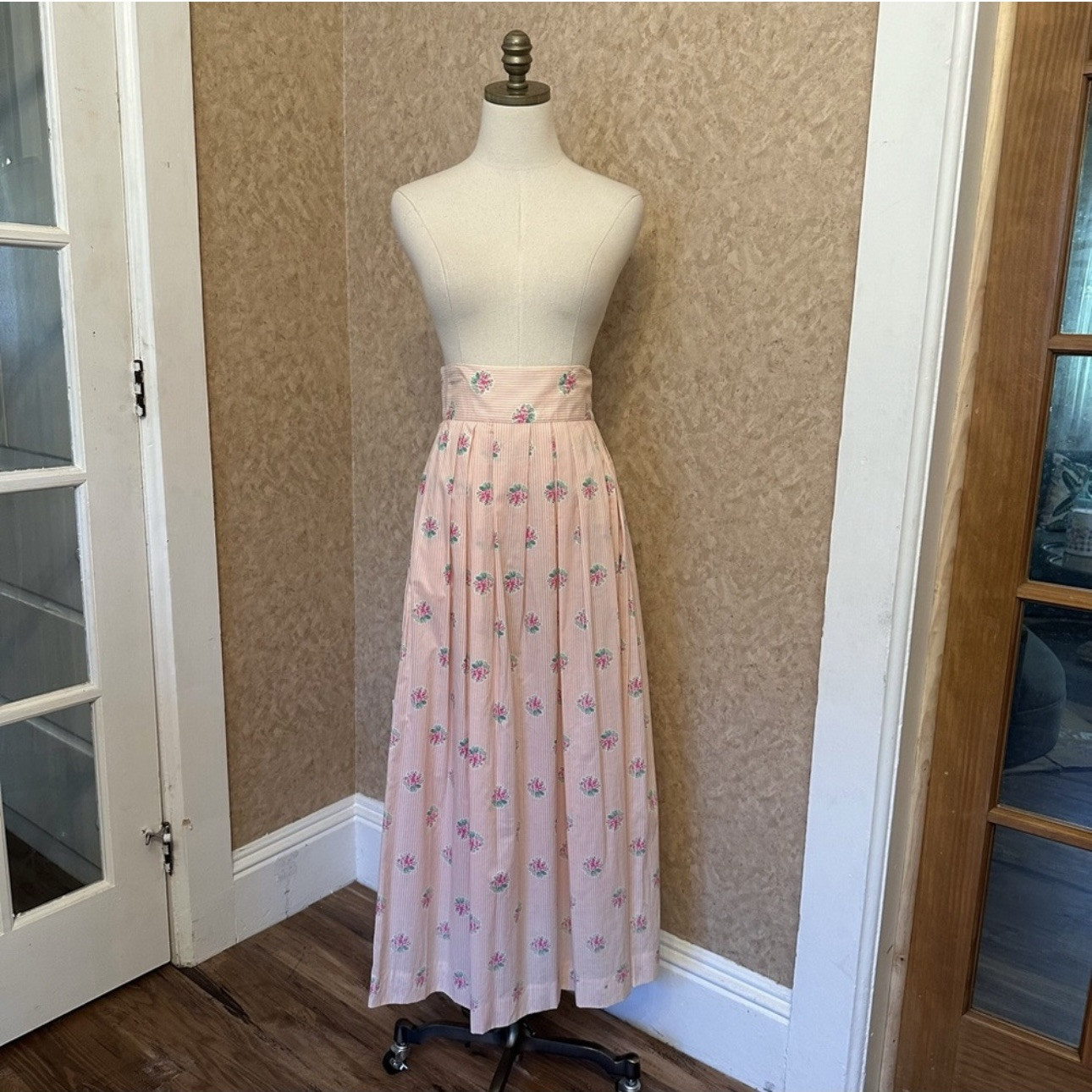 VTG 70s 80s Retro Cottagecore Floral Pink And White Pinstripe Pleated Maxi Skirt