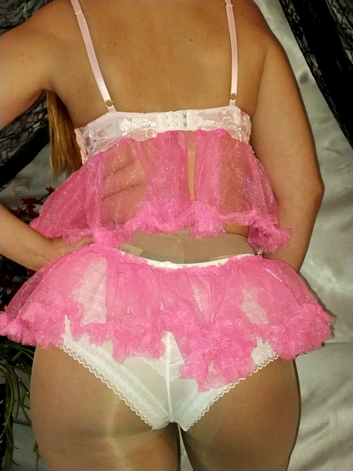 vtg SILKY SHINY NYLON RUFFLES CHIFFON PINK LAYERS LACE BRA TOP SISSY PANTIES SET