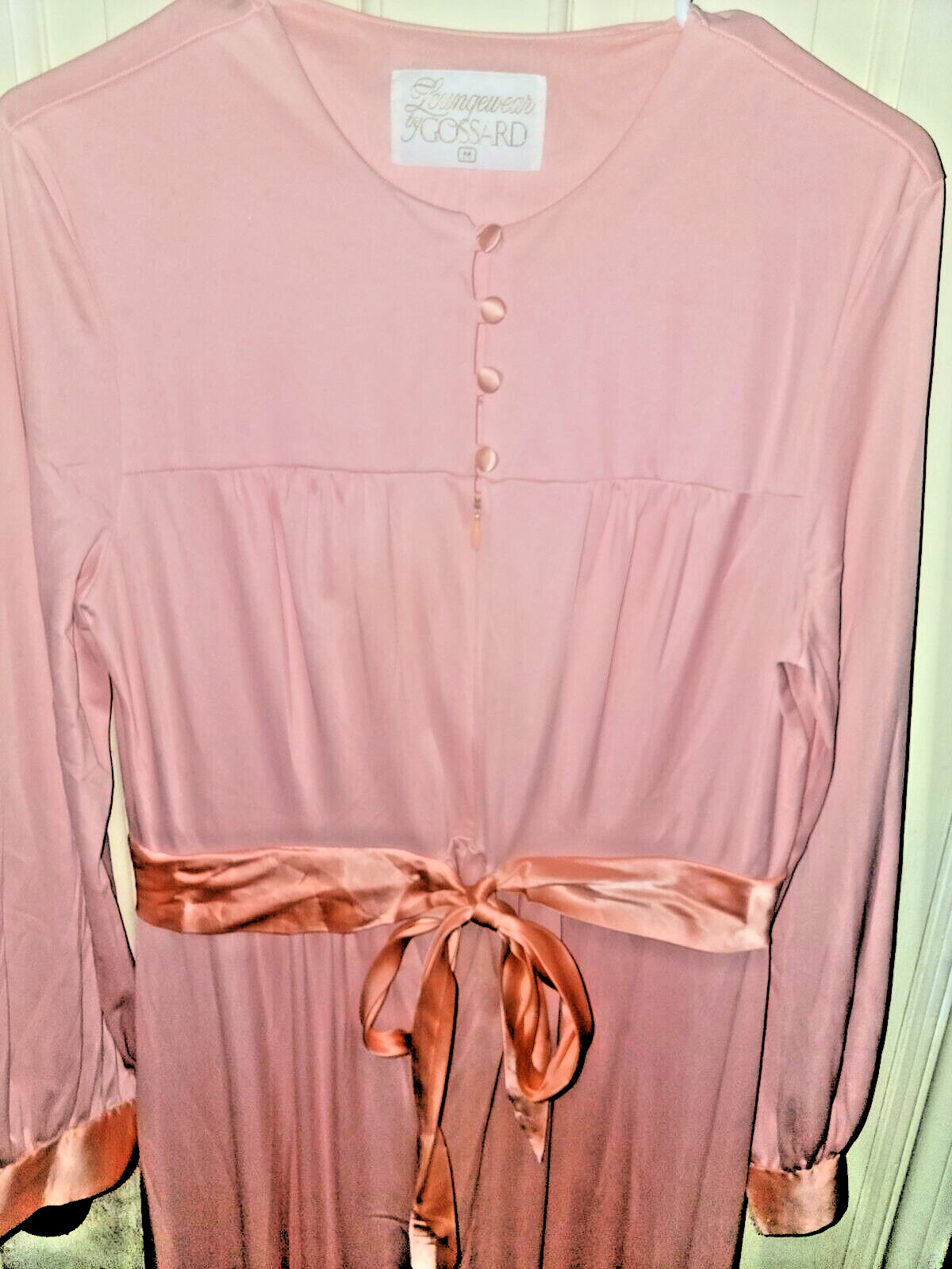 VTG LOUNGEWEAR BY ARTEMIS GOSSARD NIGHTGOWN CORAL WITH SATIN TRIM