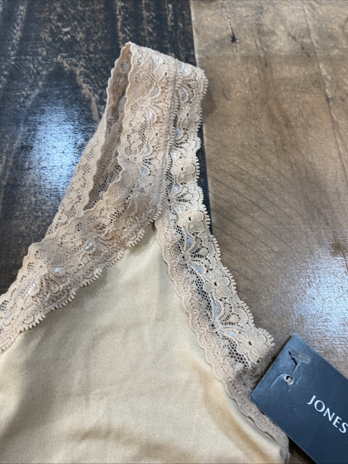 NWT Jones New York Beige polyester, Spandex Camisole with Lace Trim Size Large