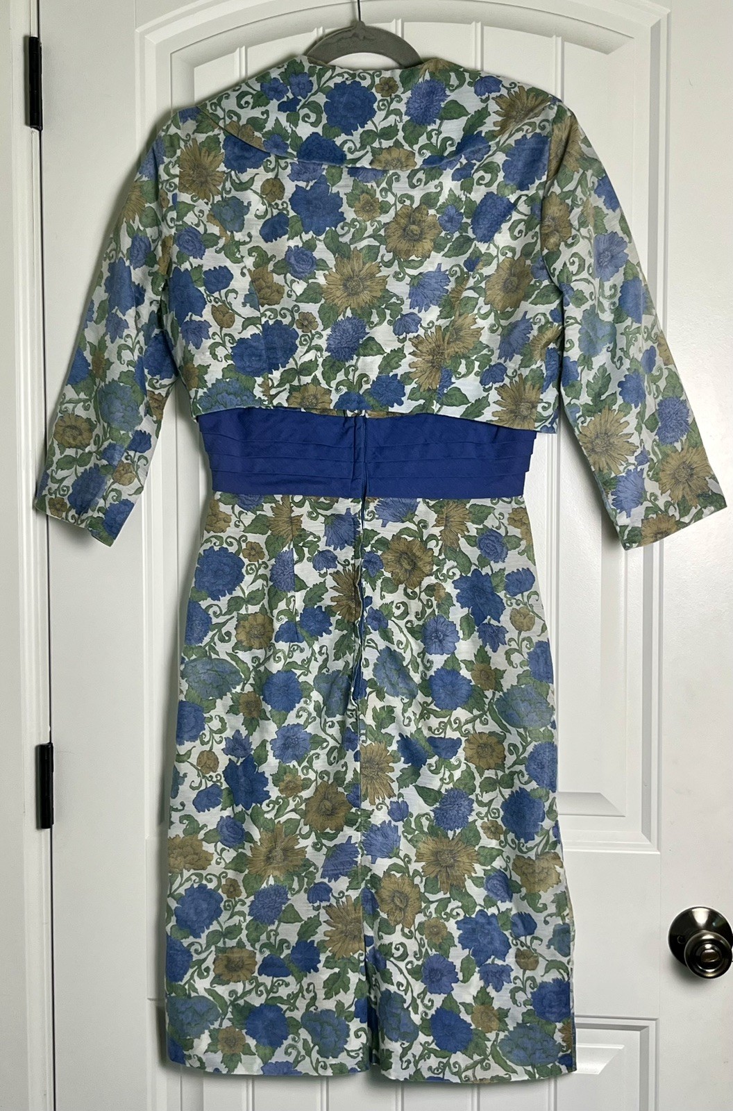 Late 1960s Women’s Small Mod Floral Dress And Matching Cropped Jacket Set VTG