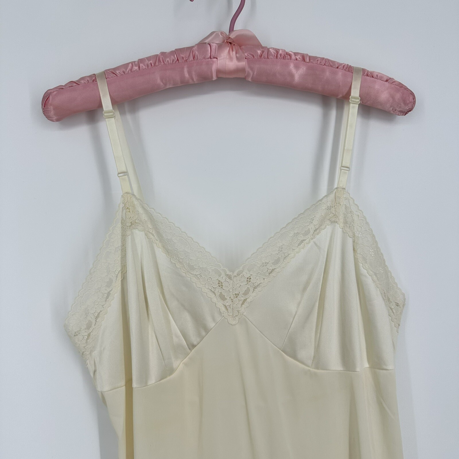 Vintage Vanity Fair Full Slip Lace Antron III Nylon 70s Cream Womens 38 Large