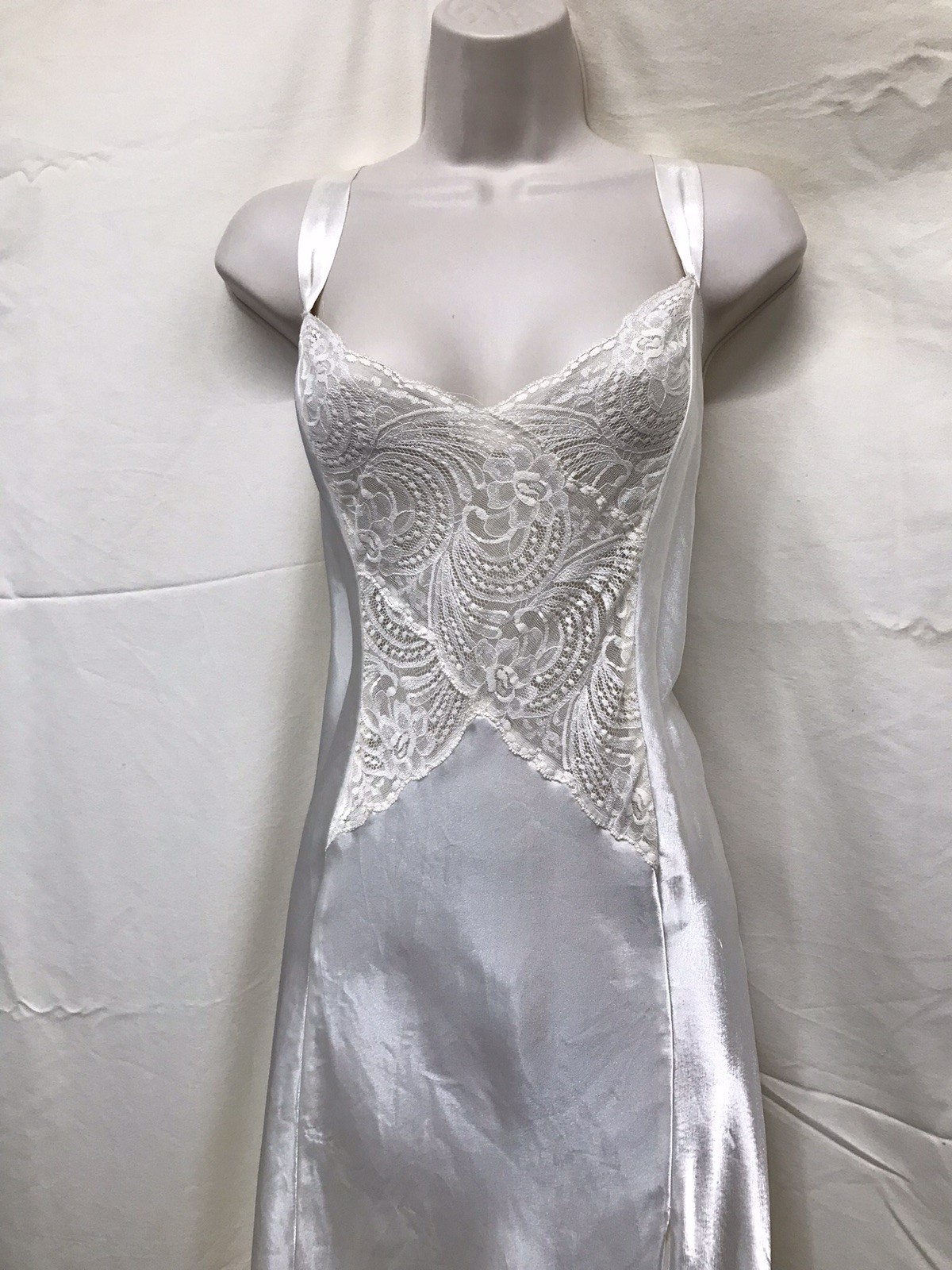 Victoria’s Secret Vintage Satin Lace Maxi Nightgown Champagne Slip Dress Sz L