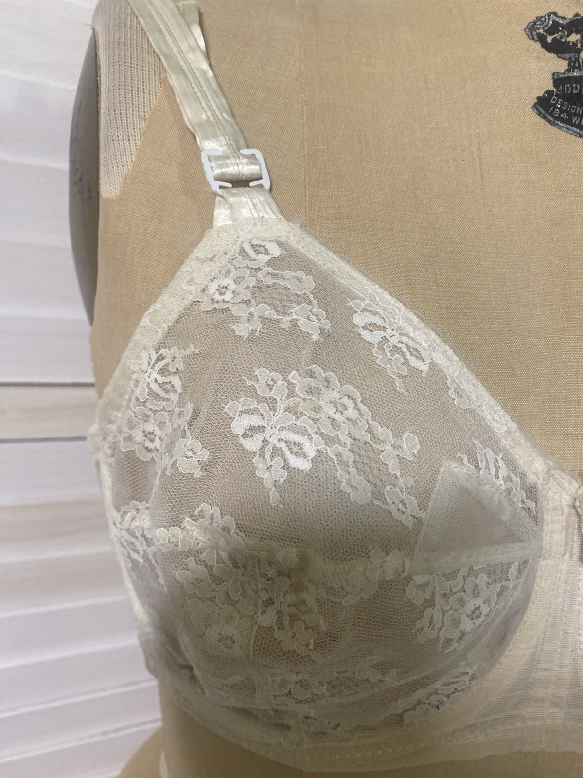 Vintage Lace Pretty Bali 3620 Underwire Bra Cream Sz 36C Pointy Union Label