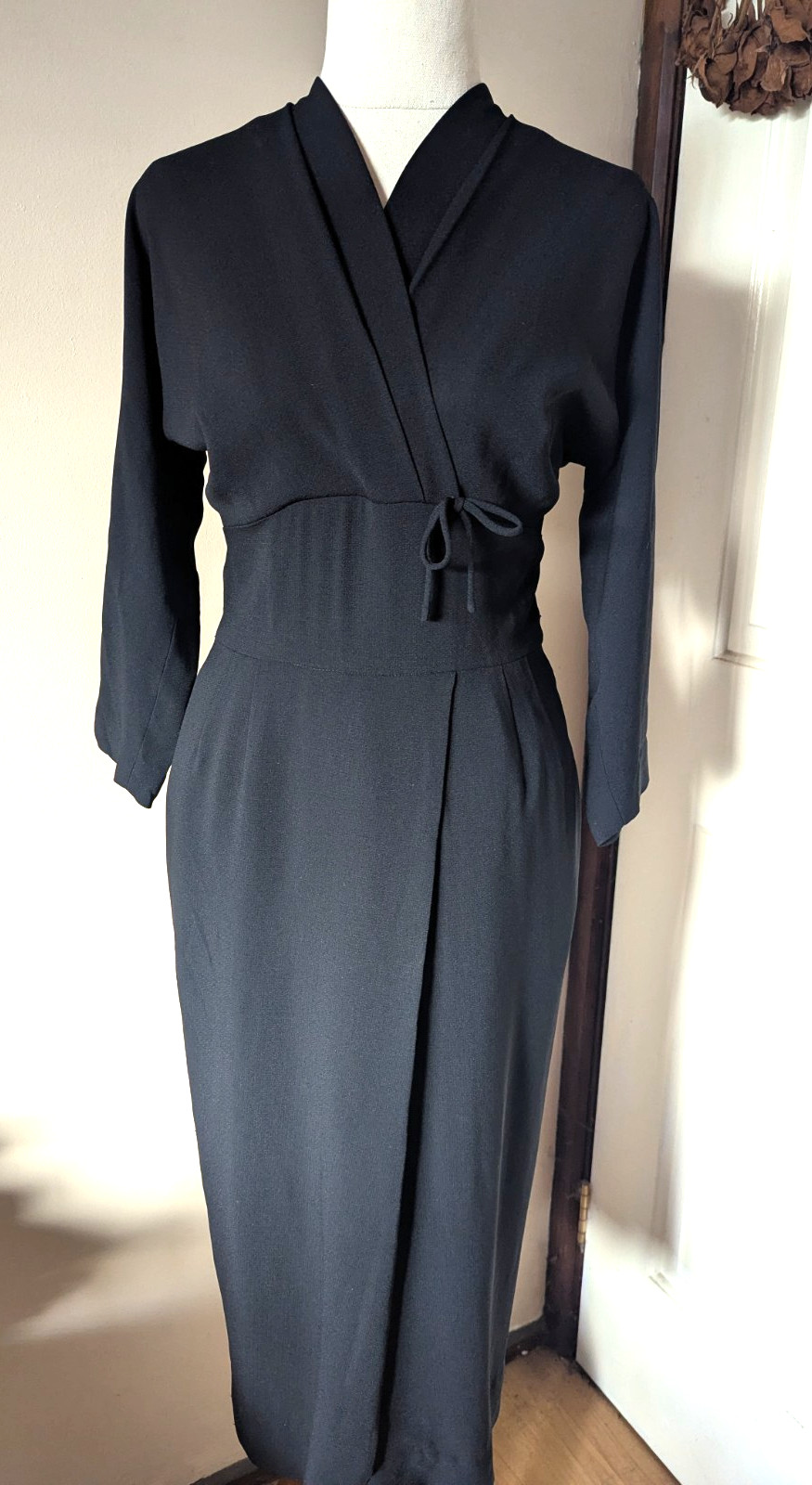 Vintage 1950s Black Rayon Pinup Bombshell Wiggle Wrap Dress Marilyn Monroe XS