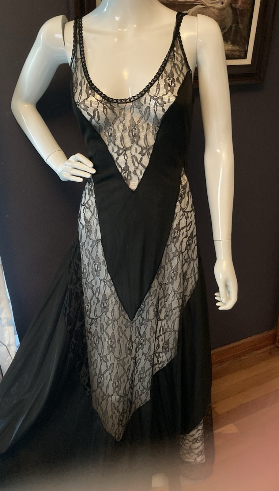 VINTAGE Petra Fashions SILKY LACE PANEL NIGHT GOWN LINGERIE sz Medium