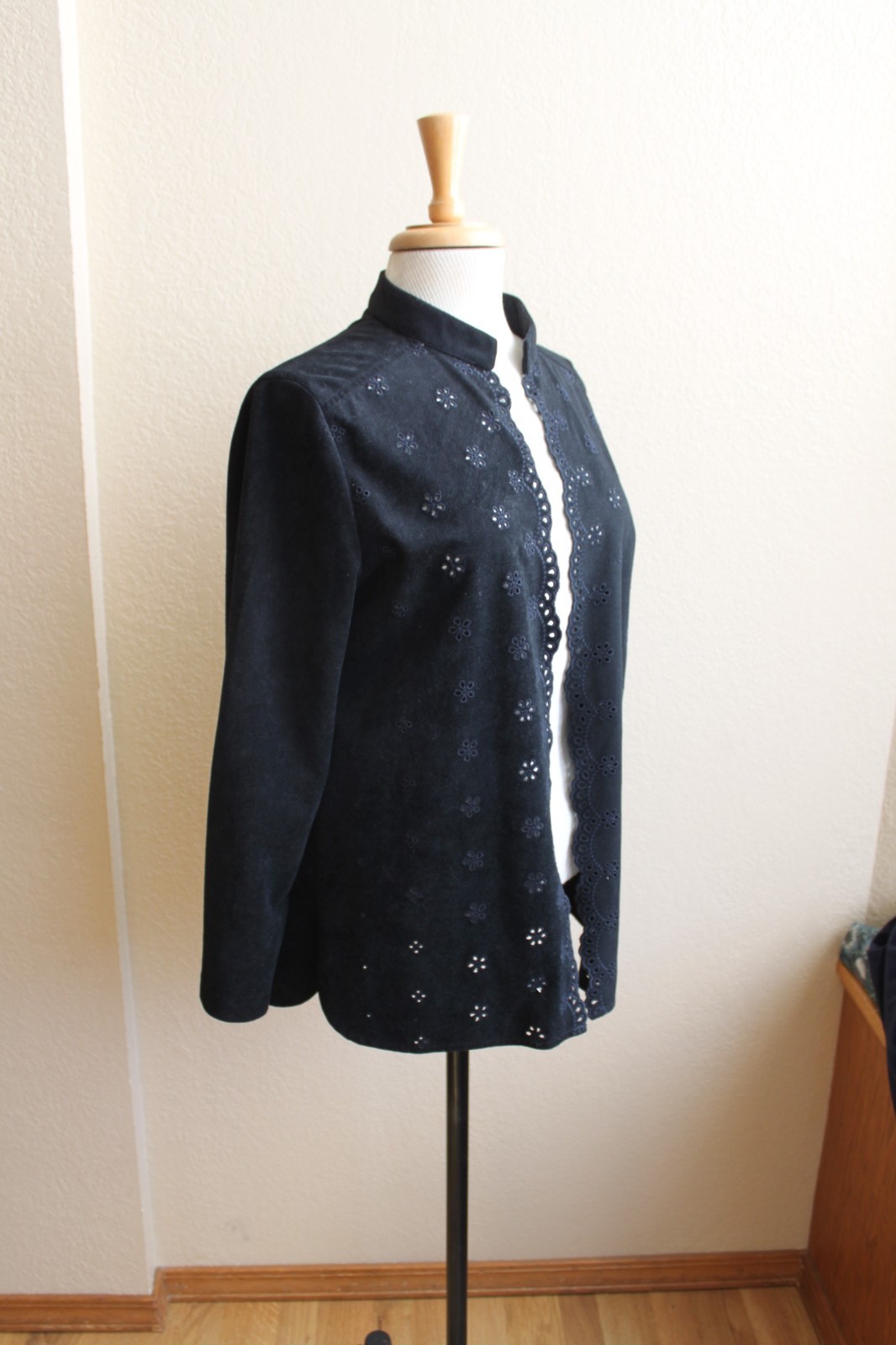 Vintage 70’s Wilroy Traveler Black Eyelet Open Jacket Topper XL