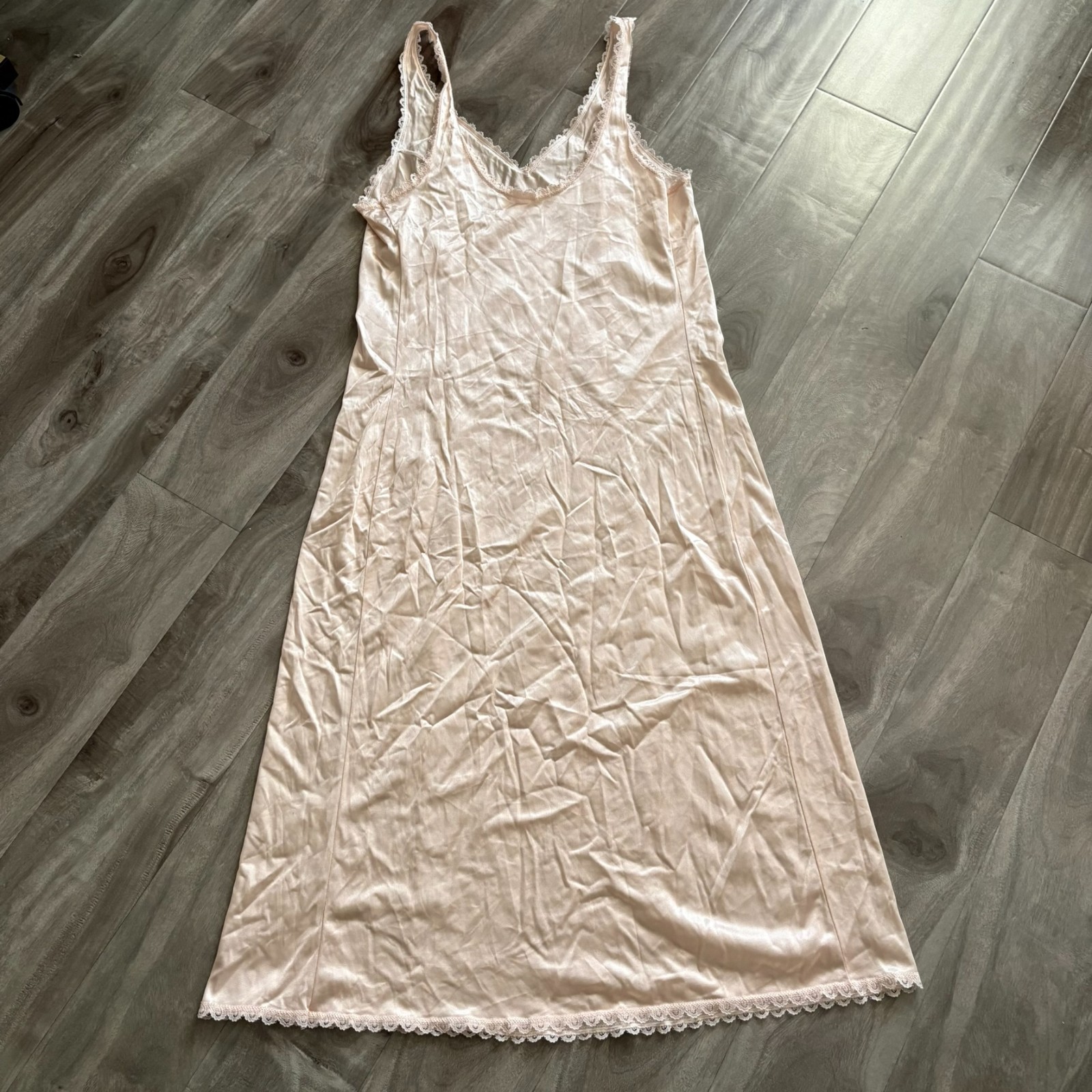 Vintage Warners Perfect Measure Full Slip 36 Tan / Dusty Pink Lace Trim 43″ Long