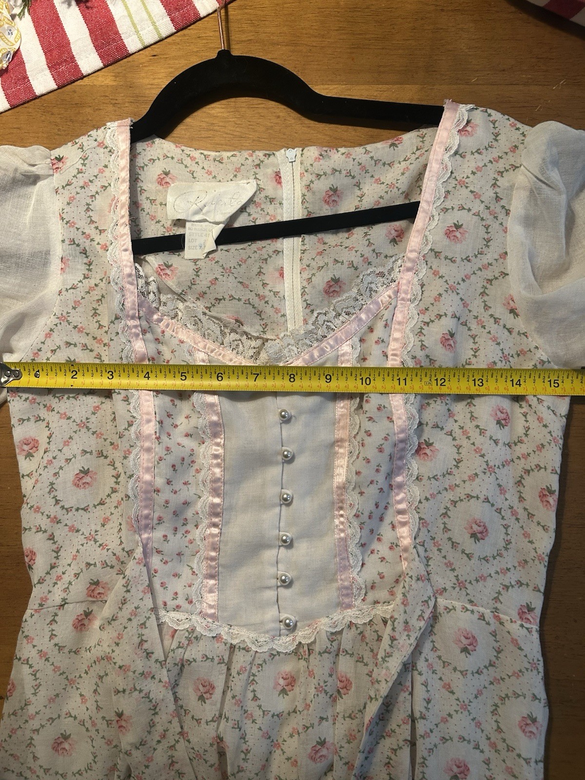 Vintage 1970s Prairie Lace Trim Floral Dress White Pink Green Size 8