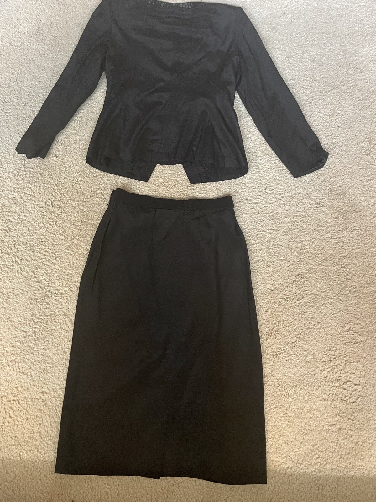 Vintage Argenti Silk 2 Piece Woman’s Black Suit Size 8 Jacket, Size 6 Skirt