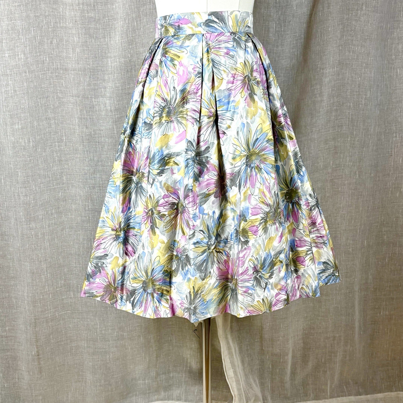 Vintage 60’s Floral Cotton Skirt Size XL Full Box Pleated Pink Blue White Pinup