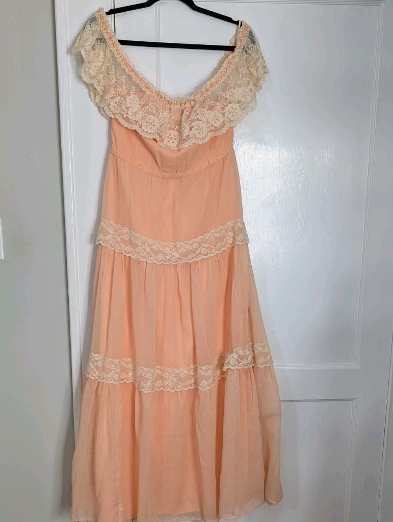 Vintage Peach Lace Prairie Maxi Dress Off Shoulder Ruffle Tiered XS S 70s Style