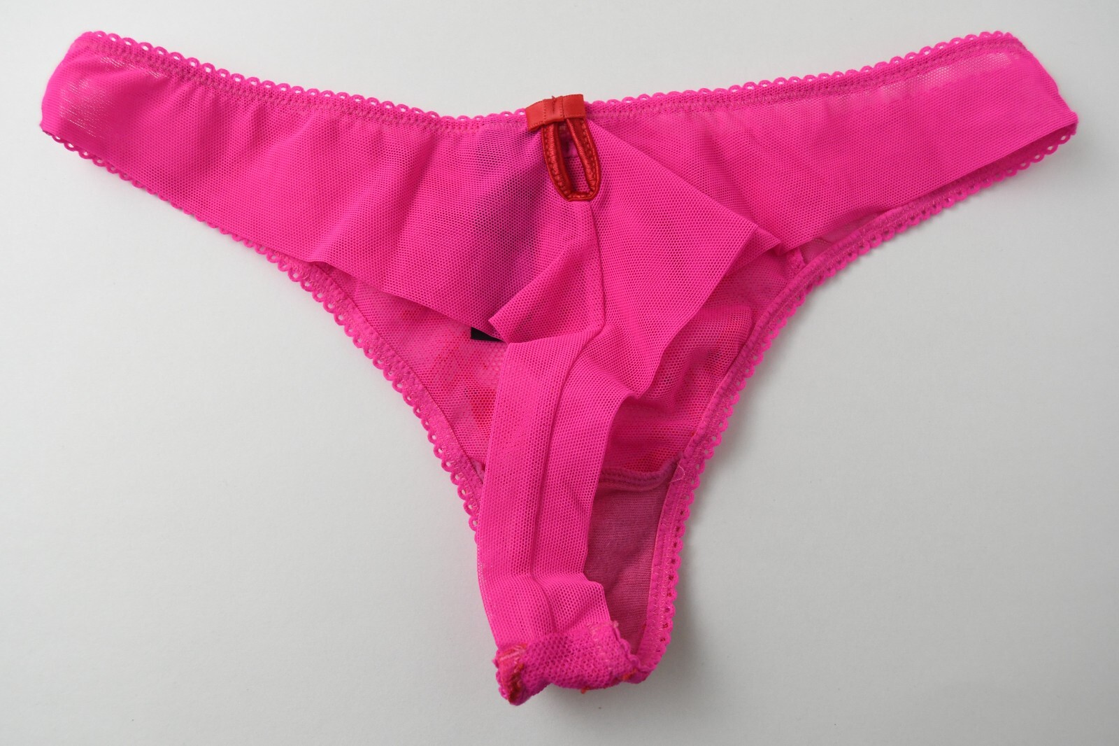VTG Victoria’s Secret Sexy Little Things Lace Keyhole Thong Panty SMALL