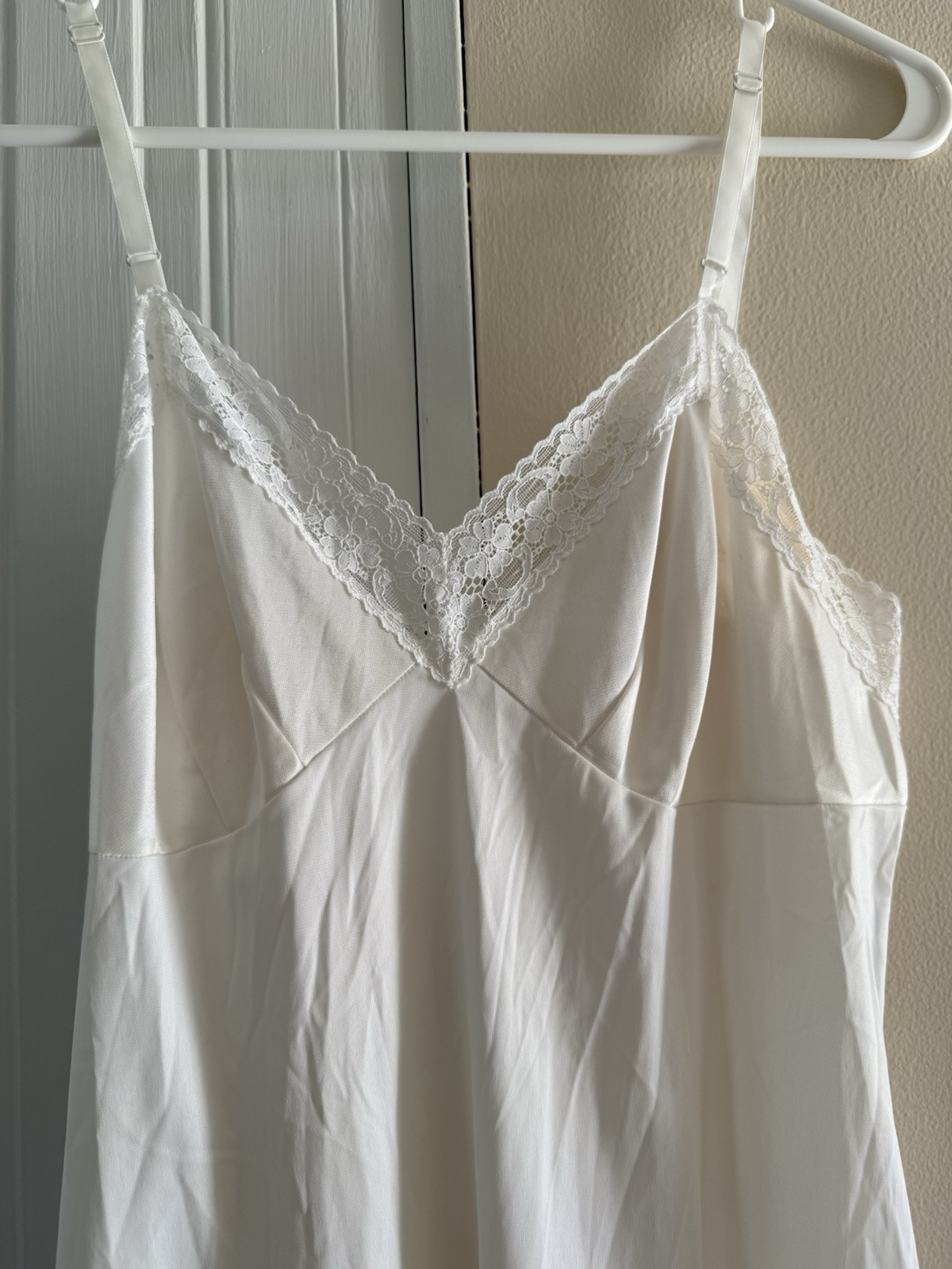 Vintage Vanity Fair White Lace Slip Size 34 L NEW with tag – see description
